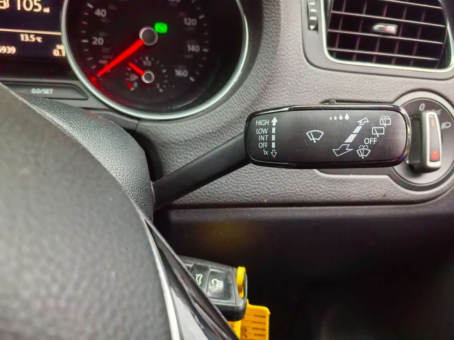 Used Volkswagen Polo 2015 for sale - 76602118: Photo 39