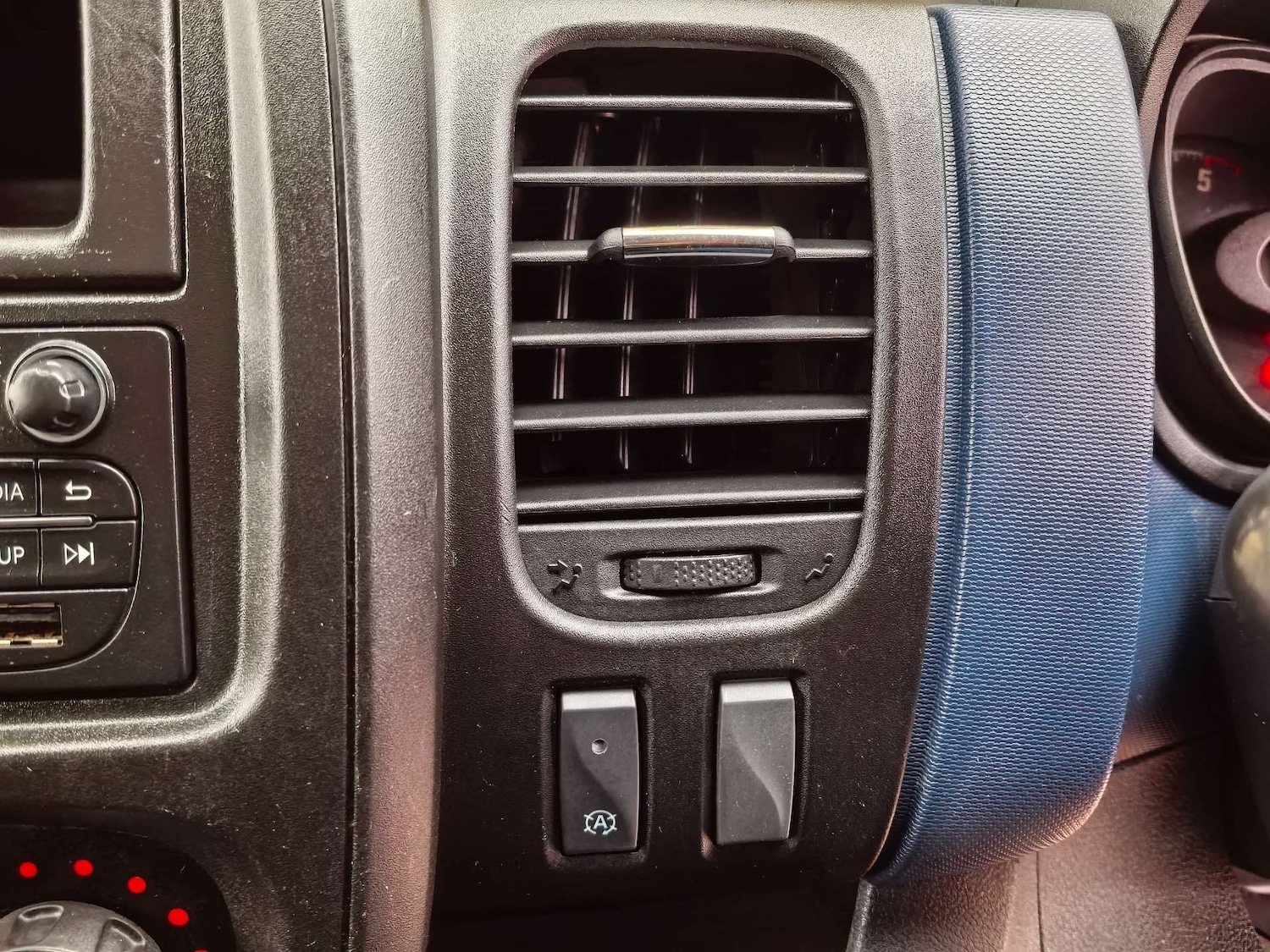 Used Vauxhall Vivaro 2019 for sale - 77079007: Photo 25