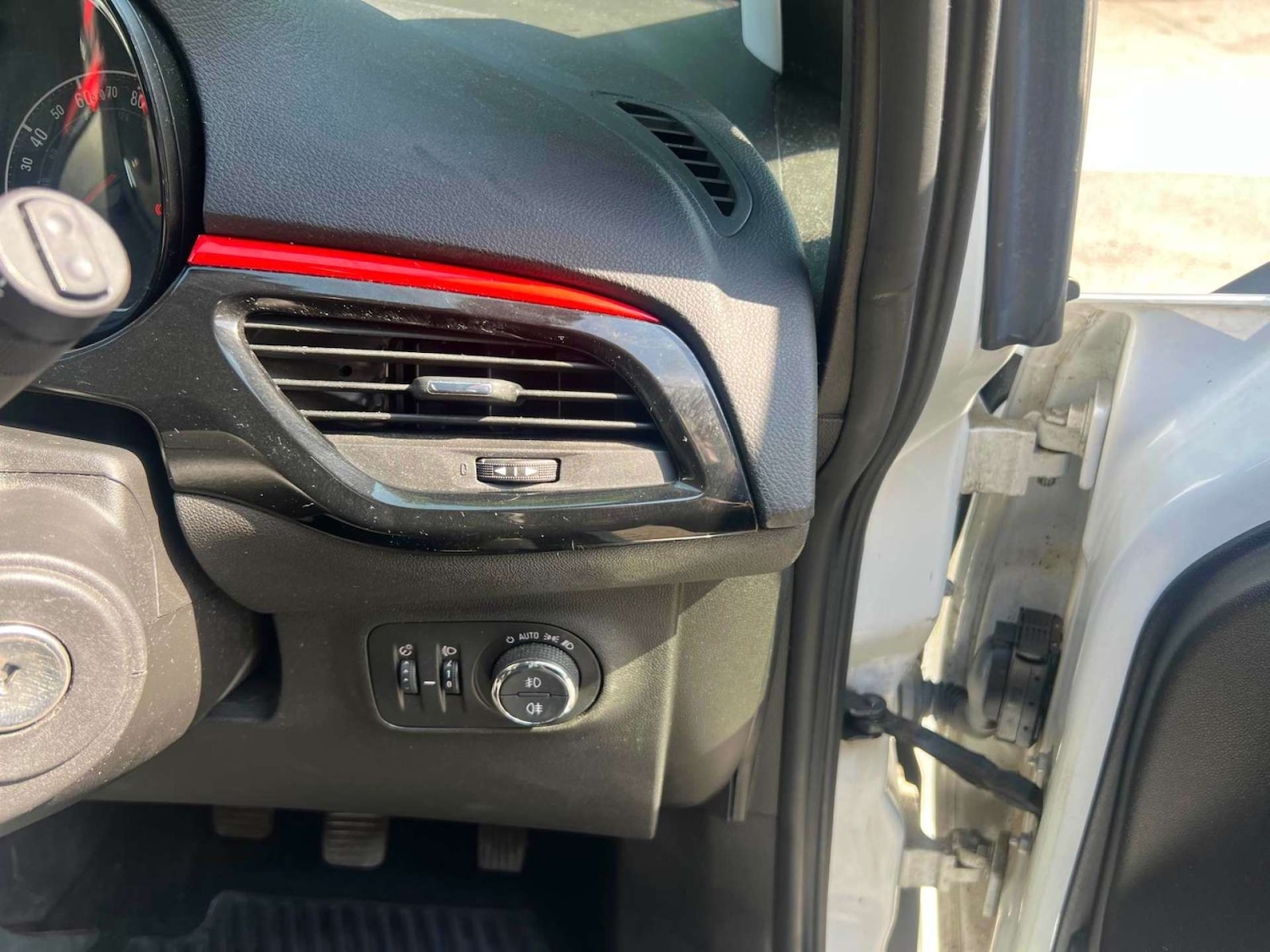 Used Vauxhall Corsa 2017 for sale - 76601123: Photo 40