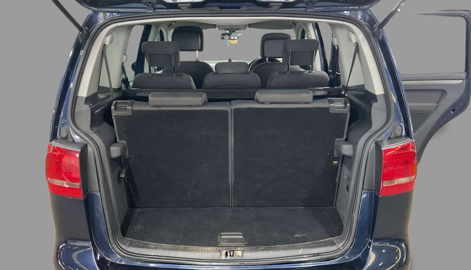 Used Volkswagen Touran 2015 for sale - 77979860: Photo 6