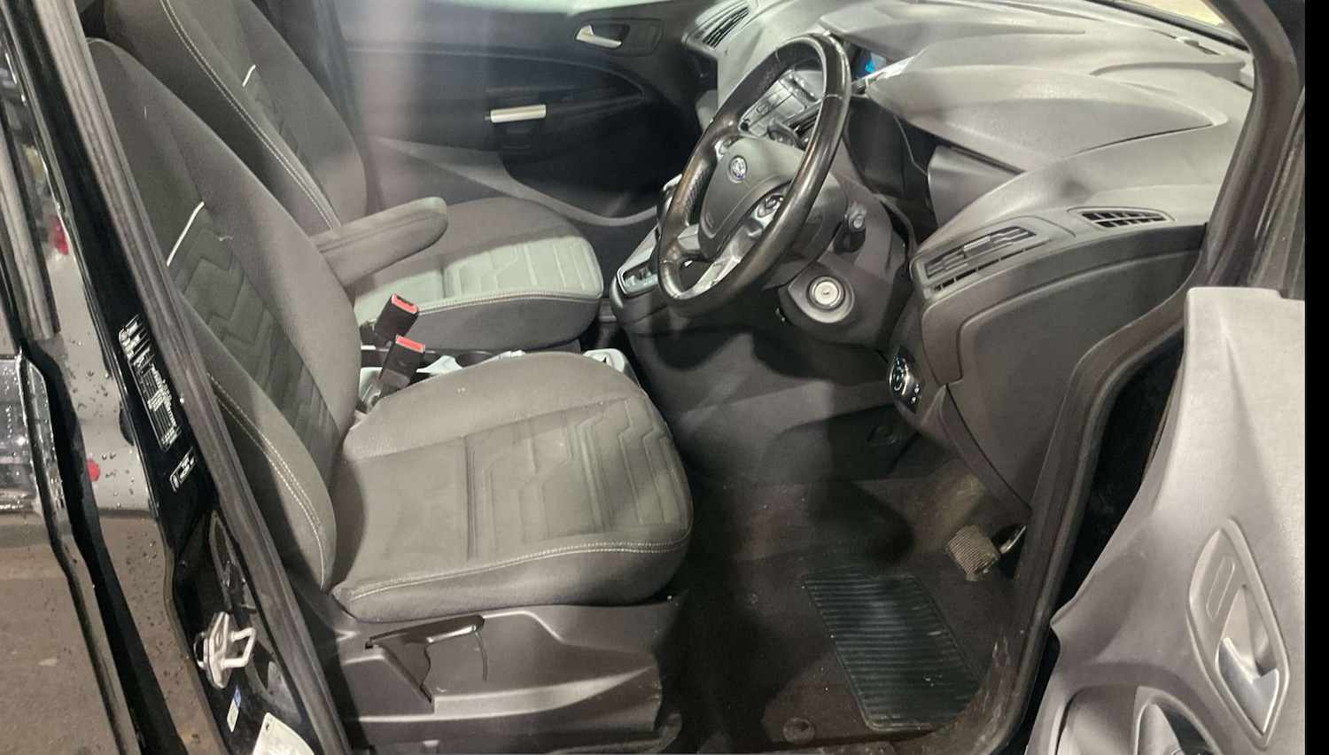 Used Ford Grand Tourneo Connect 2016 for sale - 76517539: Photo 9