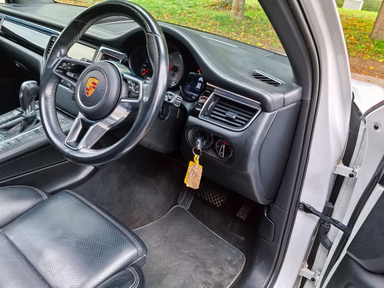 Used Porsche Macan 2015 for sale - 76602126: Photo 11