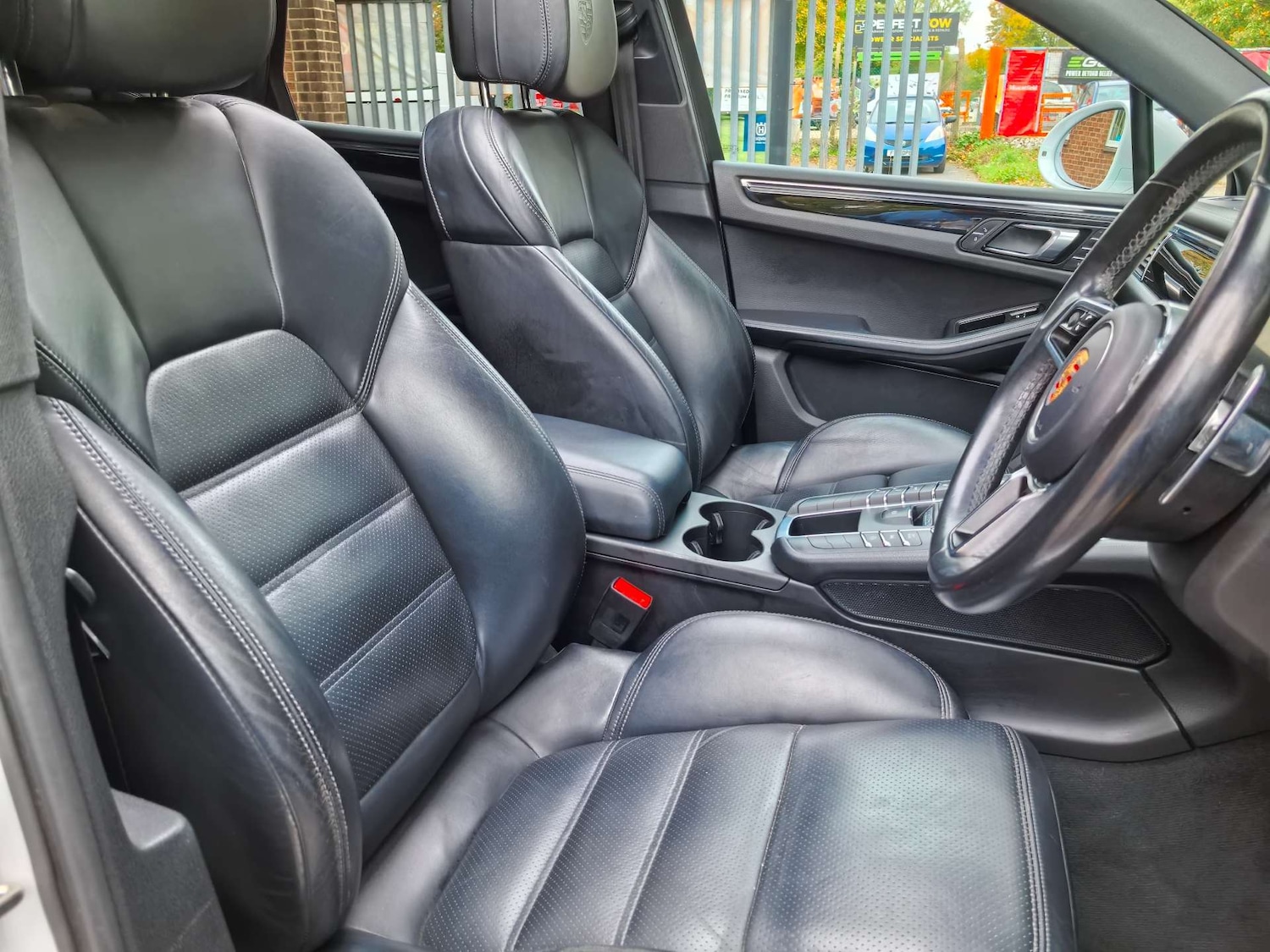 Used Porsche Macan 2015 for sale - 76602126: Photo 18