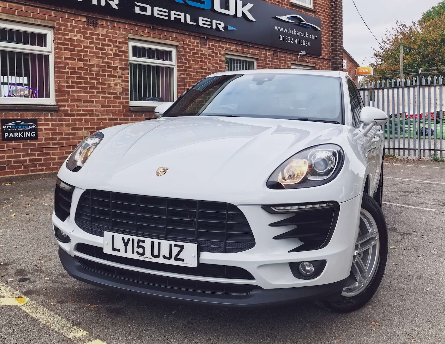 Used Porsche Macan 2015 for sale - 76602126: Photo 2