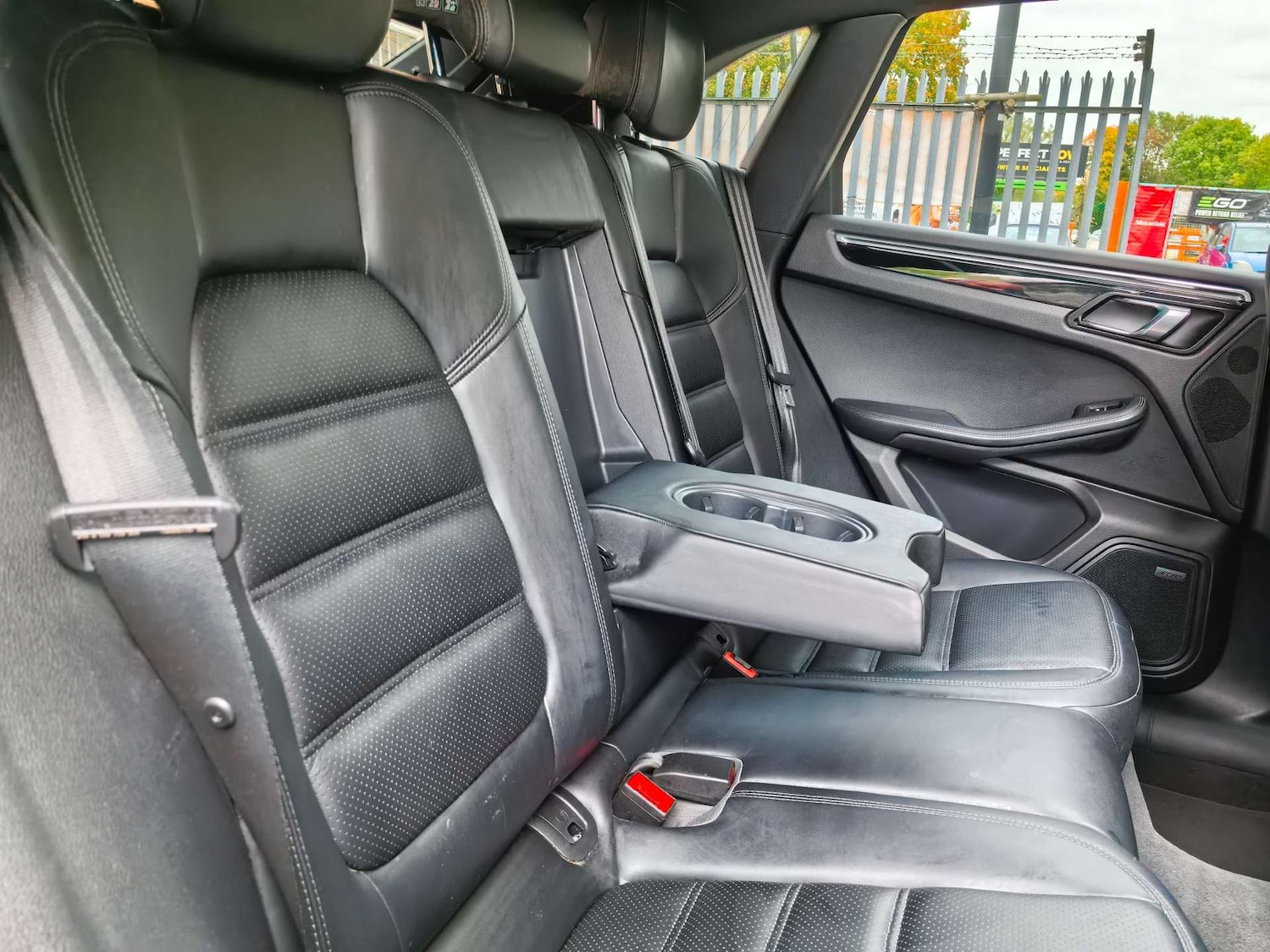 Used Porsche Macan 2015 for sale - 76602126: Photo 23