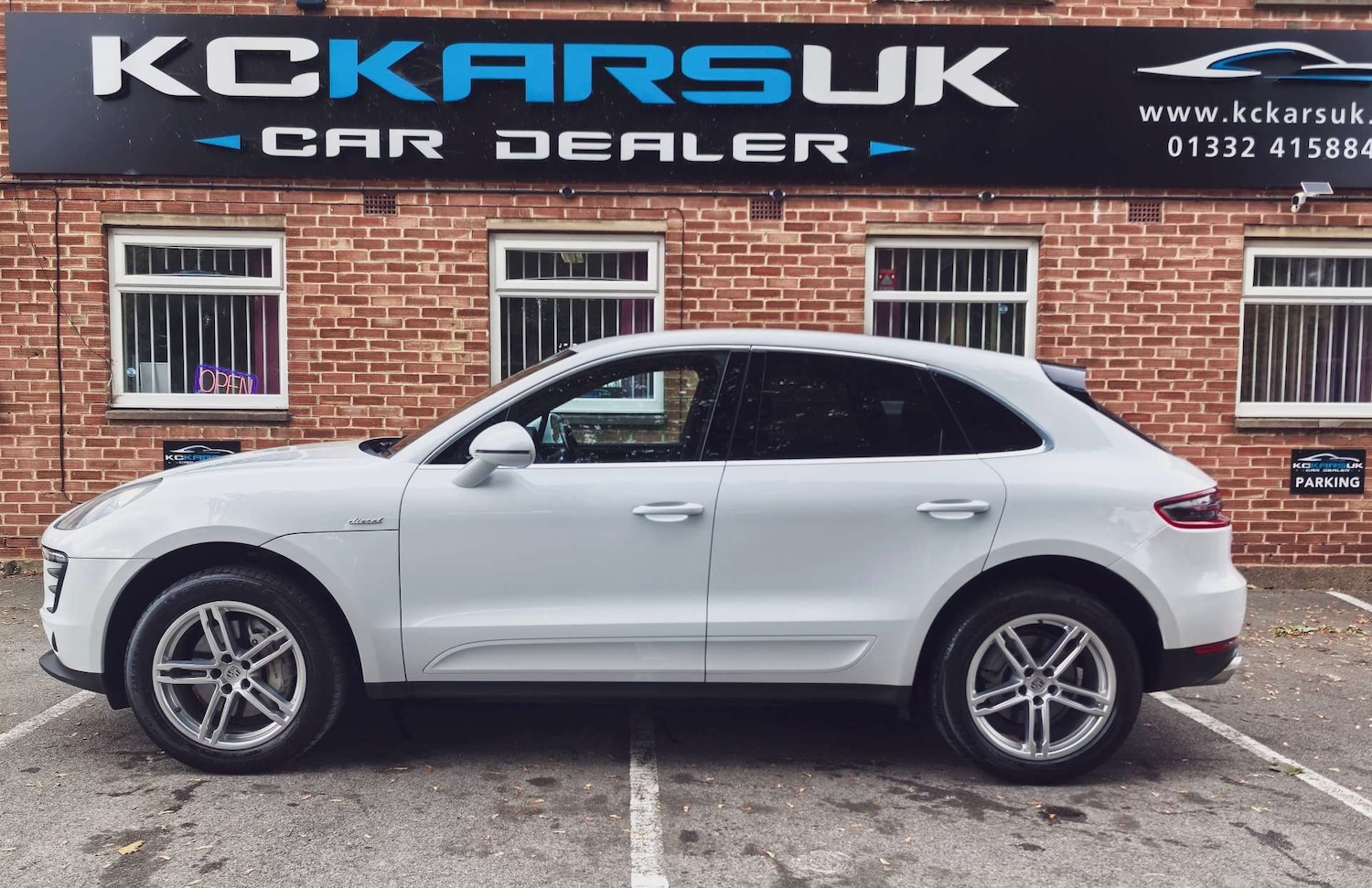 Used Porsche Macan 2015 for sale - 76602126: Photo 3