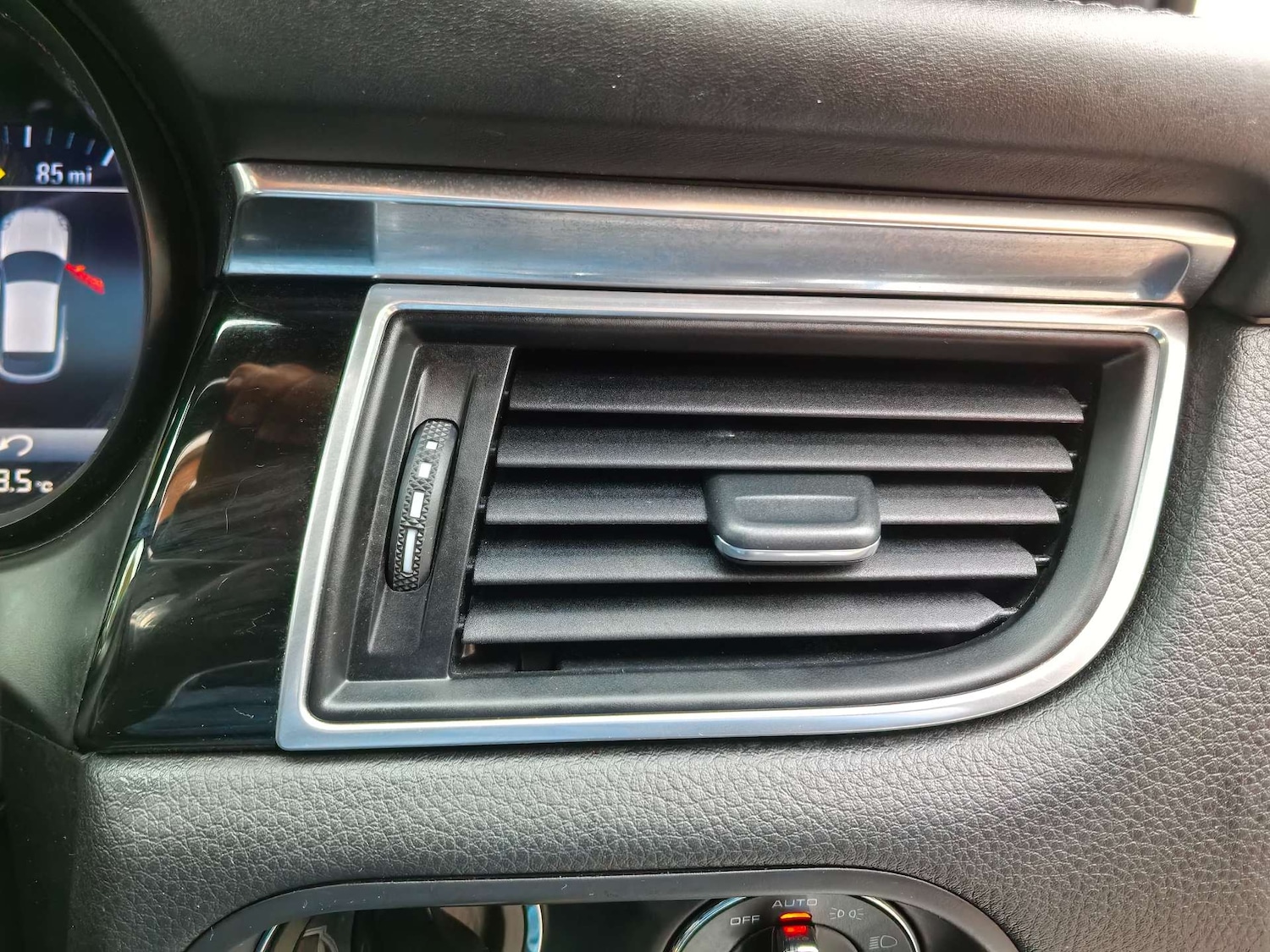 Used Porsche Macan 2015 for sale - 76602126: Photo 77