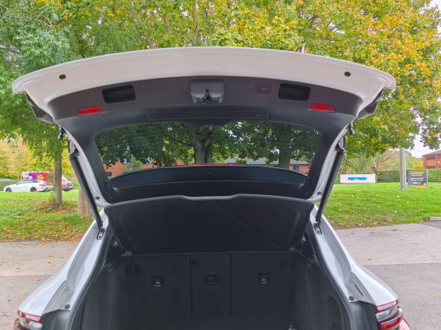 Used Porsche Macan 2015 for sale - 76602126: Photo 92