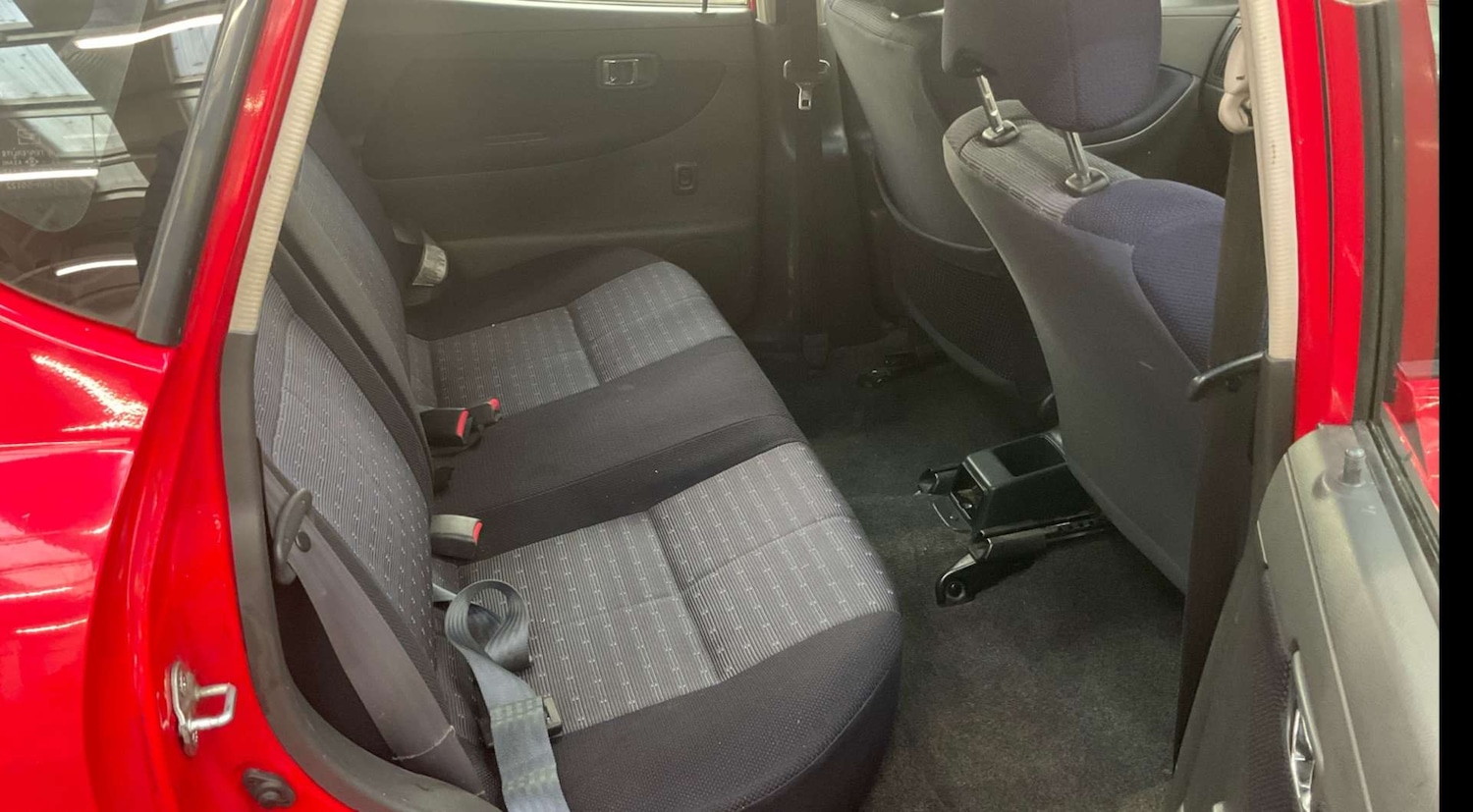 Used Daihatsu Sirion 2002 for sale - 76693607: Photo 10