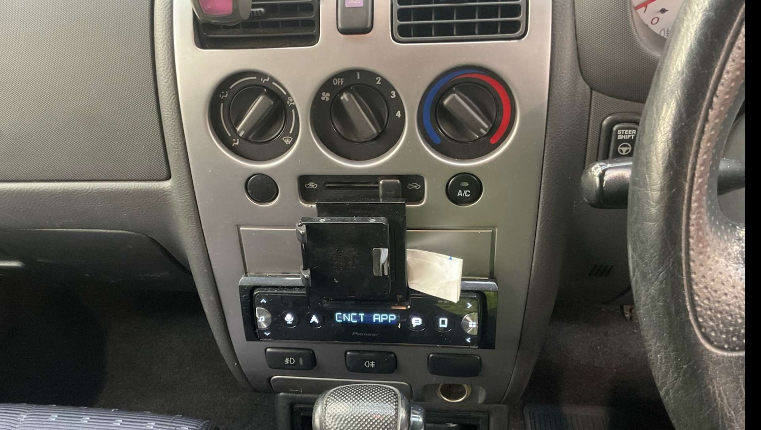 Used Daihatsu Sirion 2002 for sale - 76693607: Photo 11