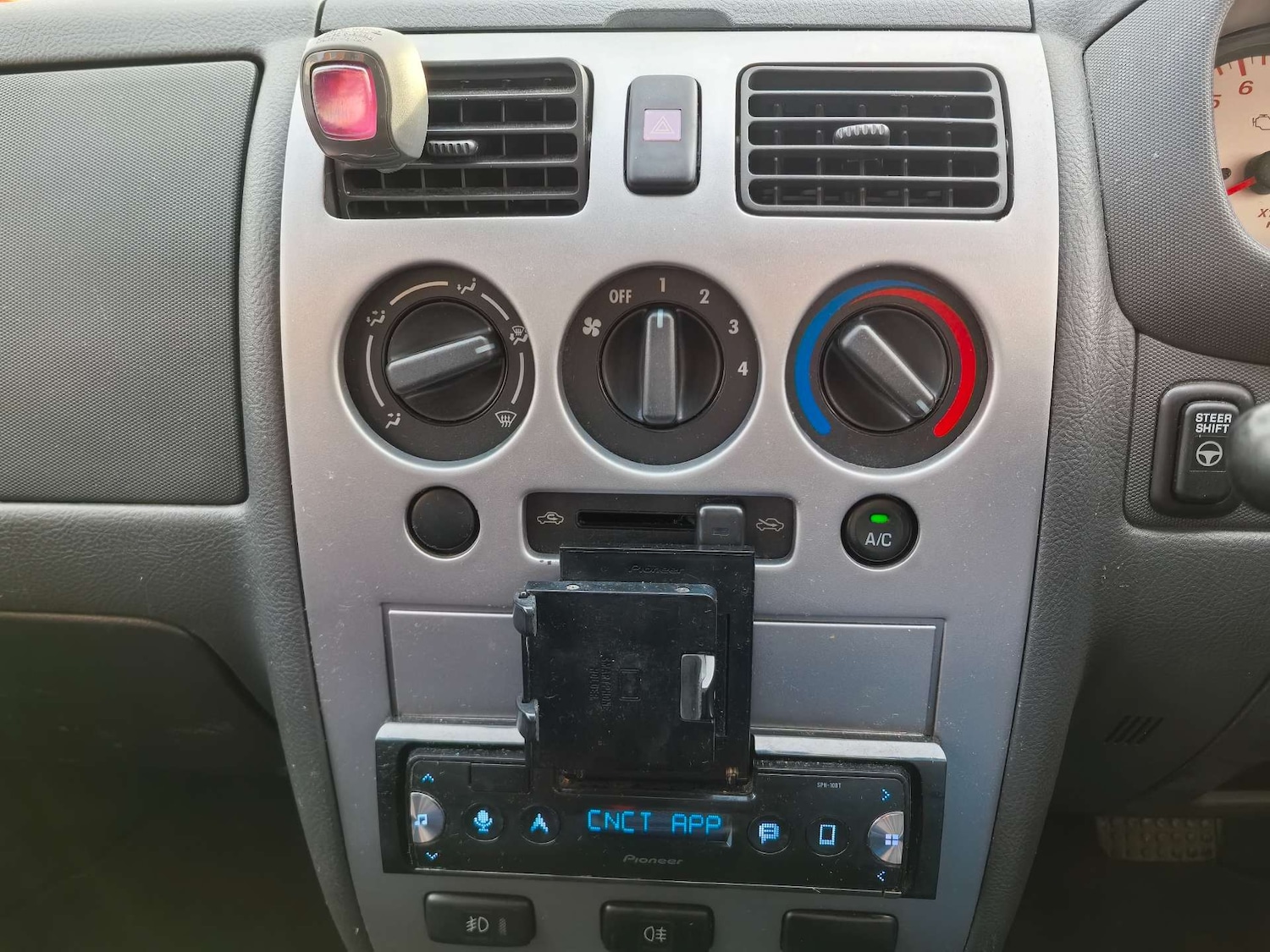 Used Daihatsu Sirion 2002 for sale - 76693607: Photo 17