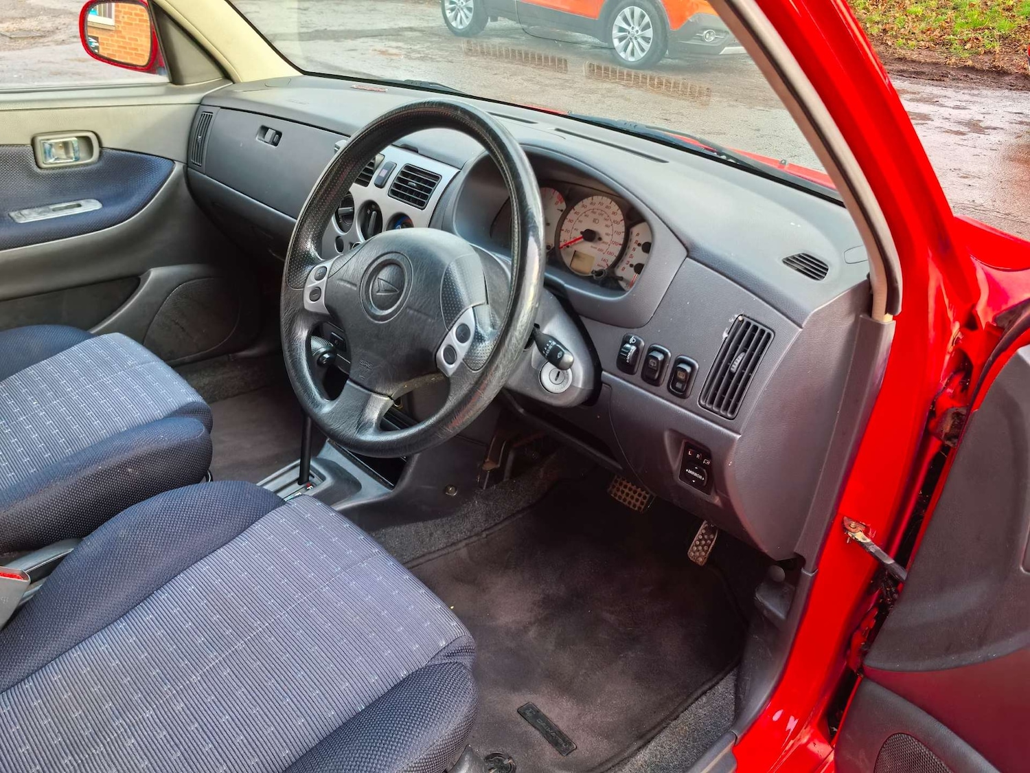 Used Daihatsu Sirion 2002 for sale - 76693607: Photo 29