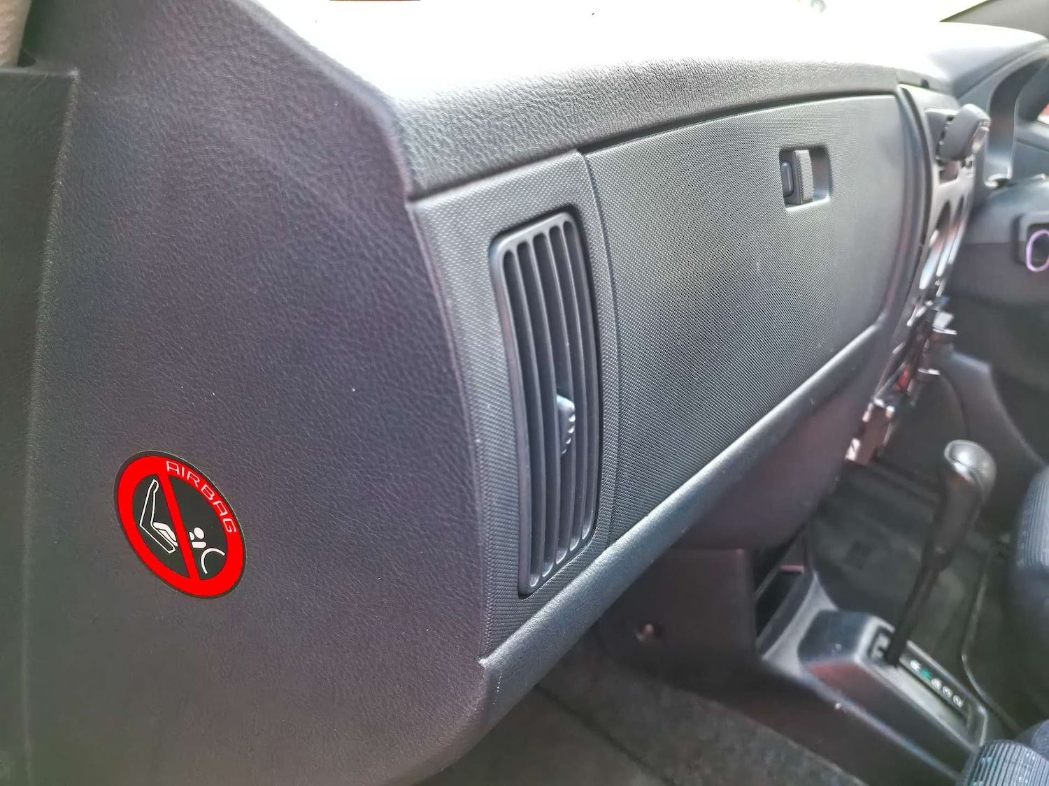 Used Daihatsu Sirion 2002 for sale - 76693607: Photo 31