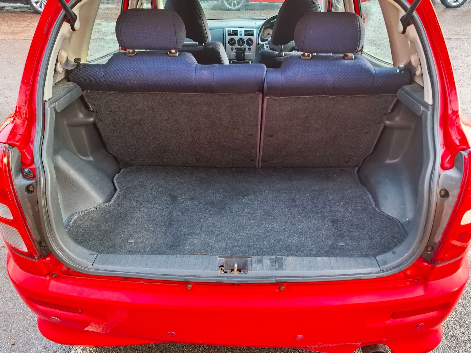 Used Daihatsu Sirion 2002 for sale - 76693607: Photo 33