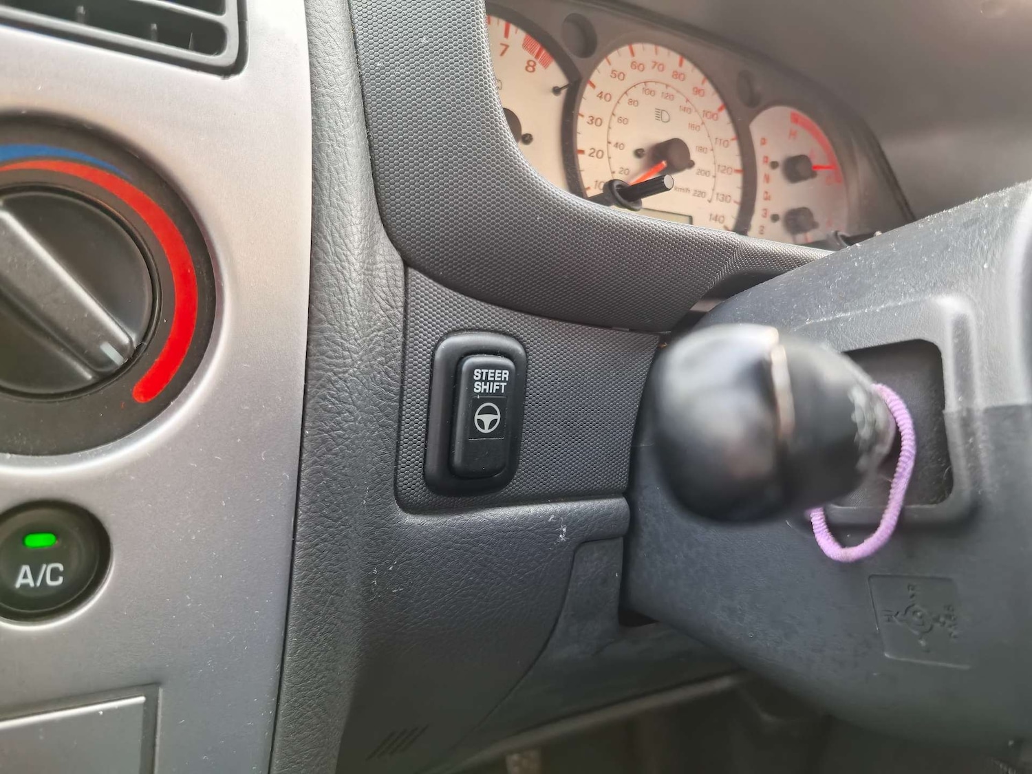 Used Daihatsu Sirion 2002 for sale - 76693607: Photo 52