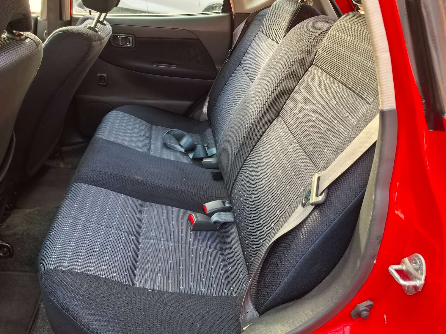 Used Daihatsu Sirion 2002 for sale - 76693607: Photo 65