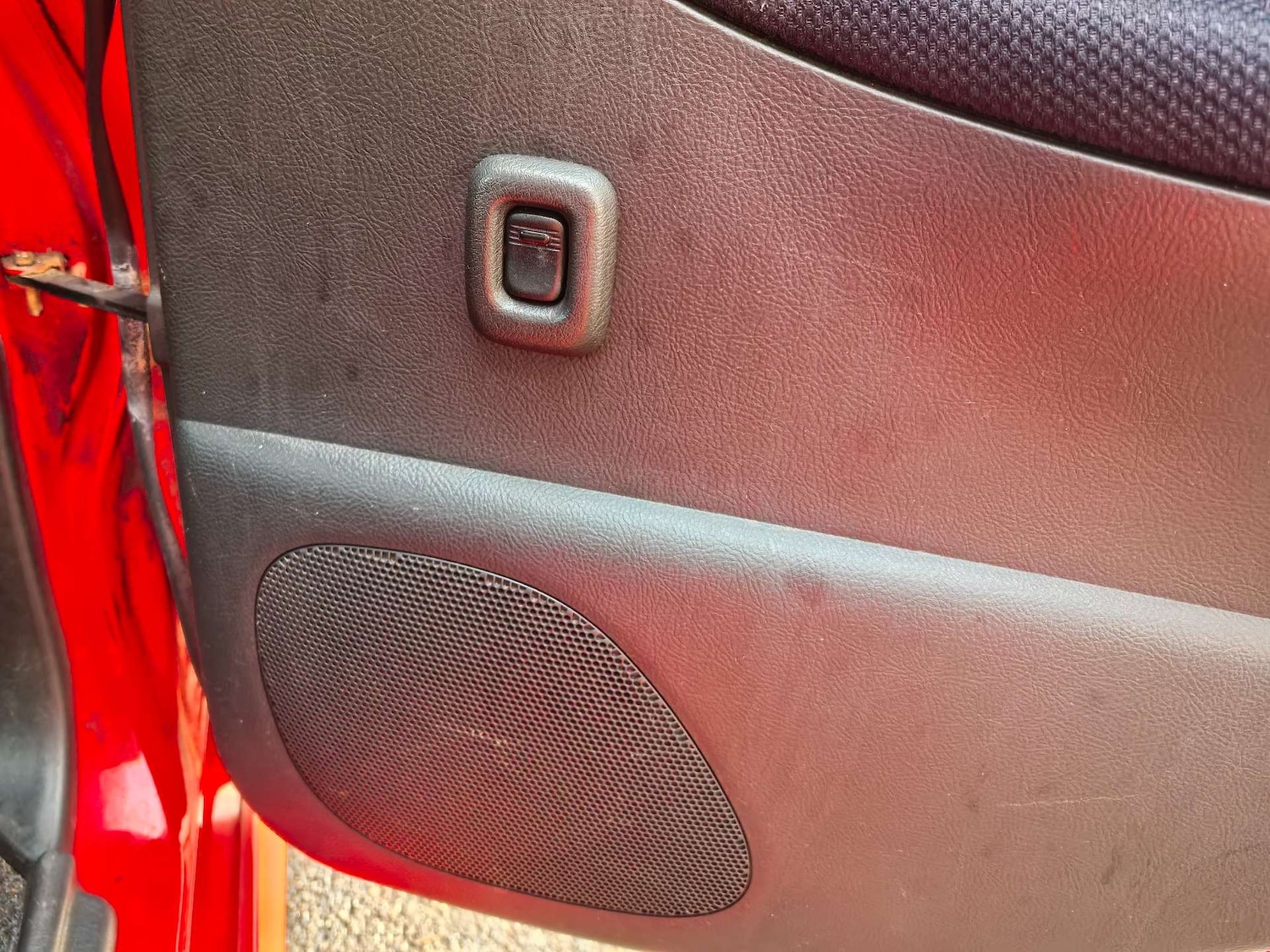 Used Daihatsu Sirion 2002 for sale - 76693607: Photo 70