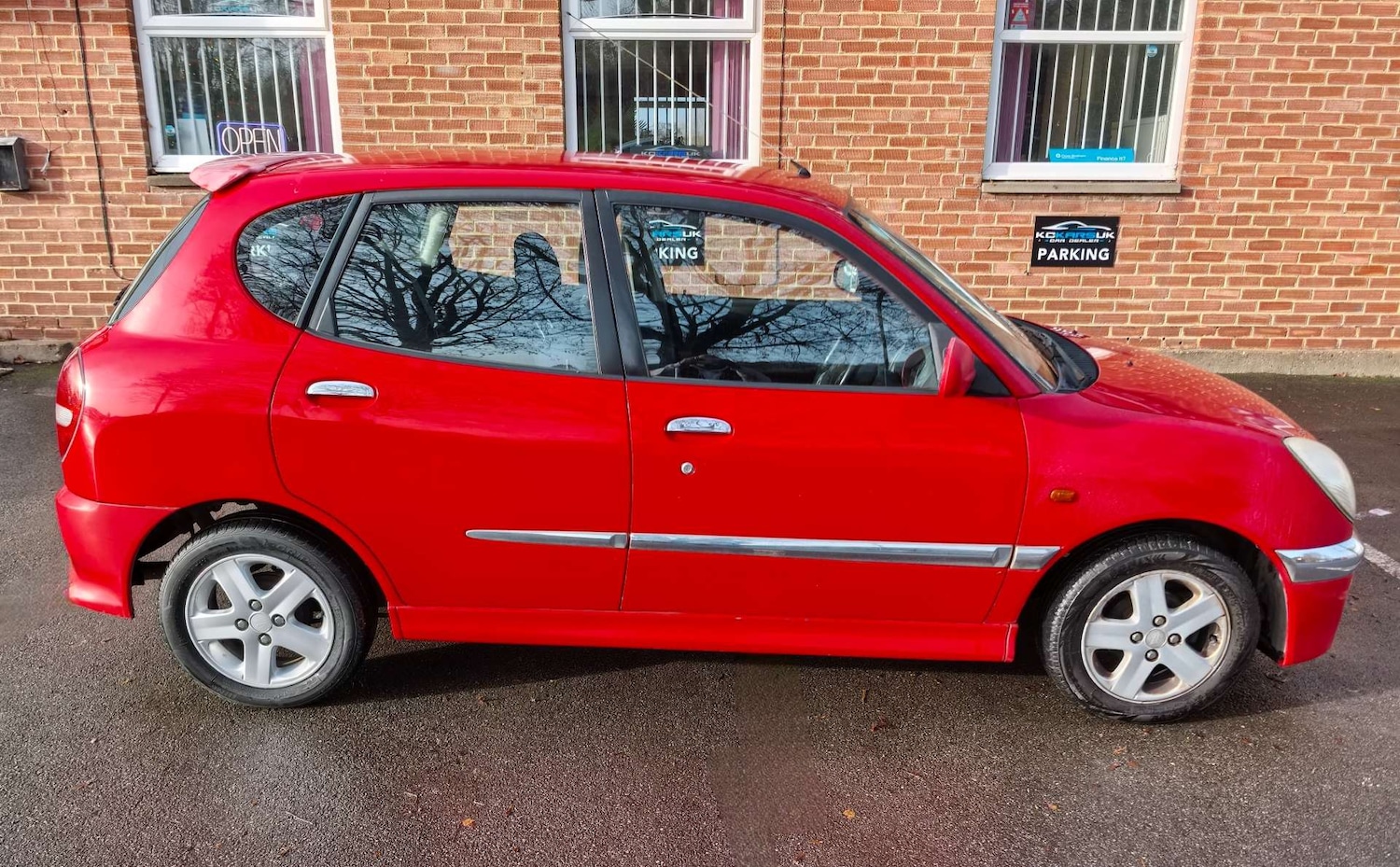 Used Daihatsu Sirion 2002 for sale - 76693607: Photo 85