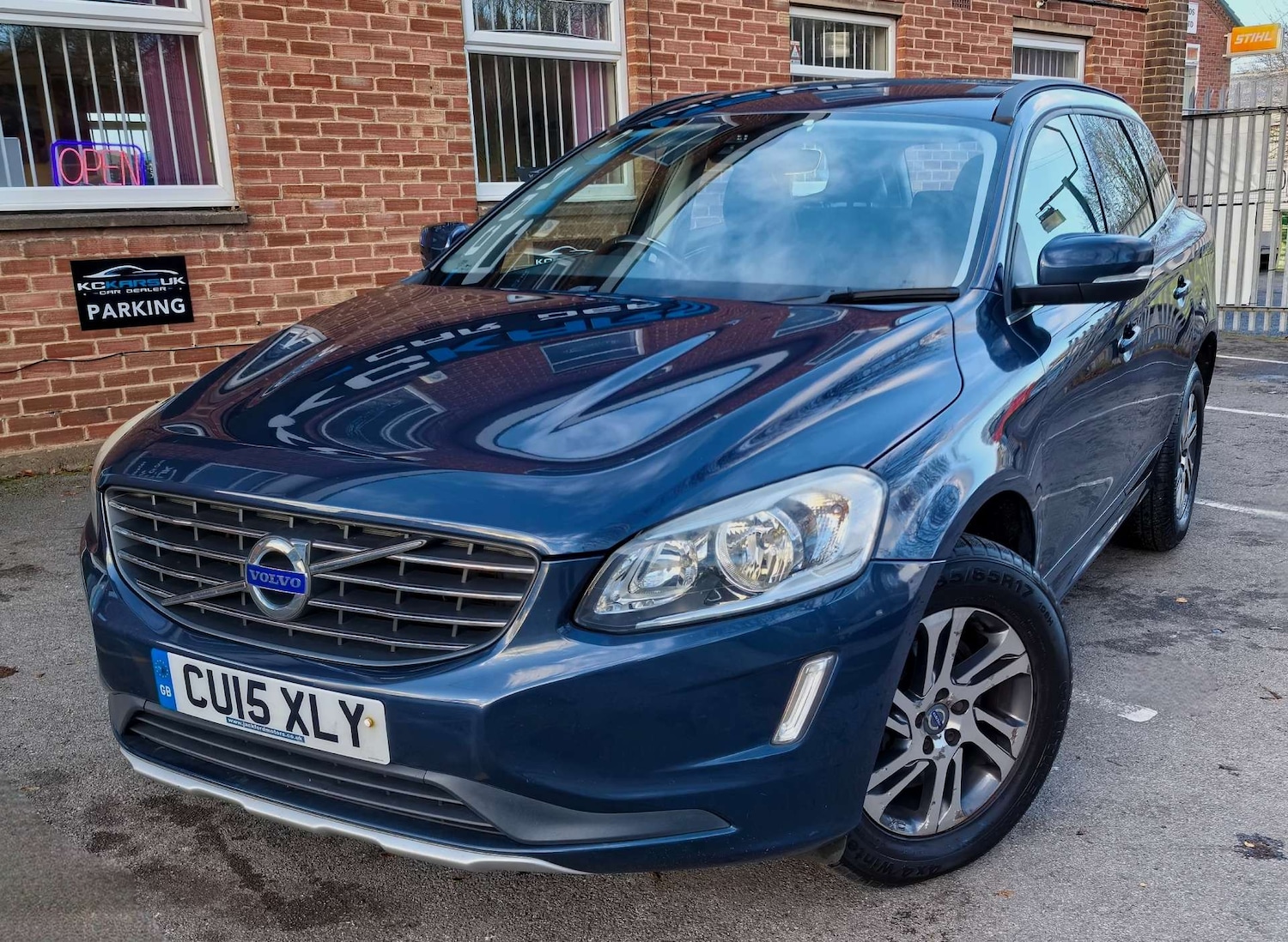 Used Volvo XC60 2015 for sale - 76855488: Photo 2