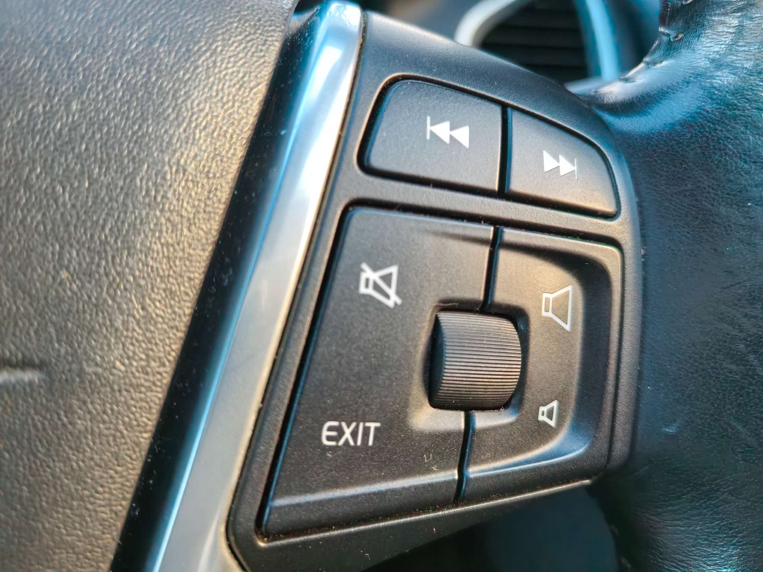 Used Volvo XC60 2015 for sale - 76855488: Photo 22