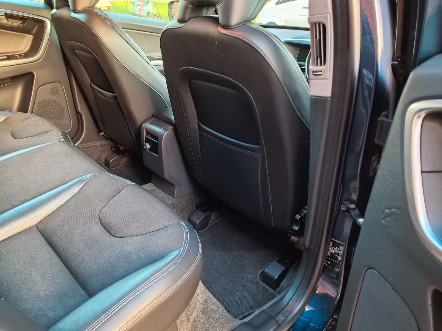 Used Volvo XC60 2015 for sale - 76855488: Photo 29