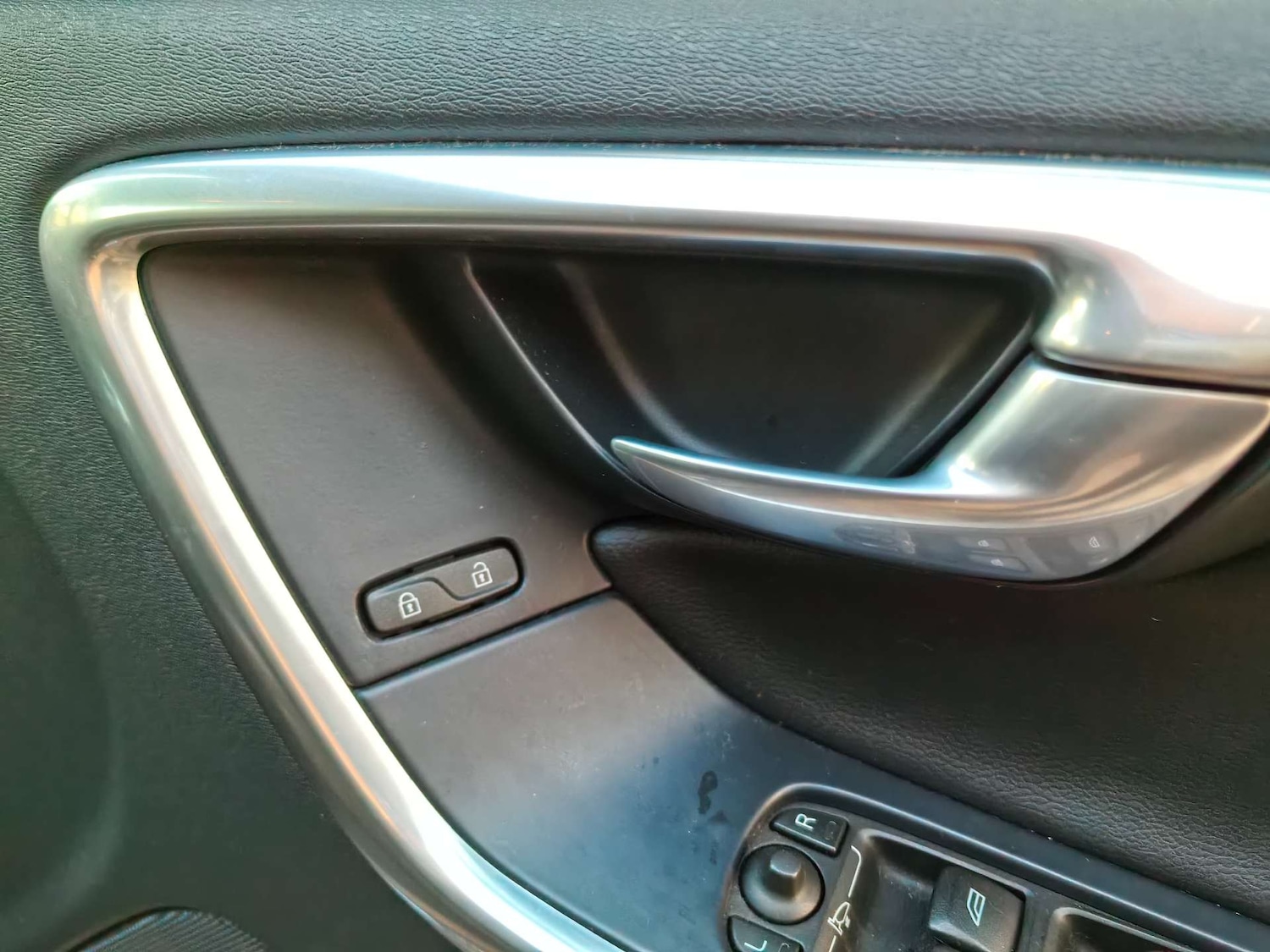 Used Volvo XC60 2015 for sale - 76855488: Photo 30