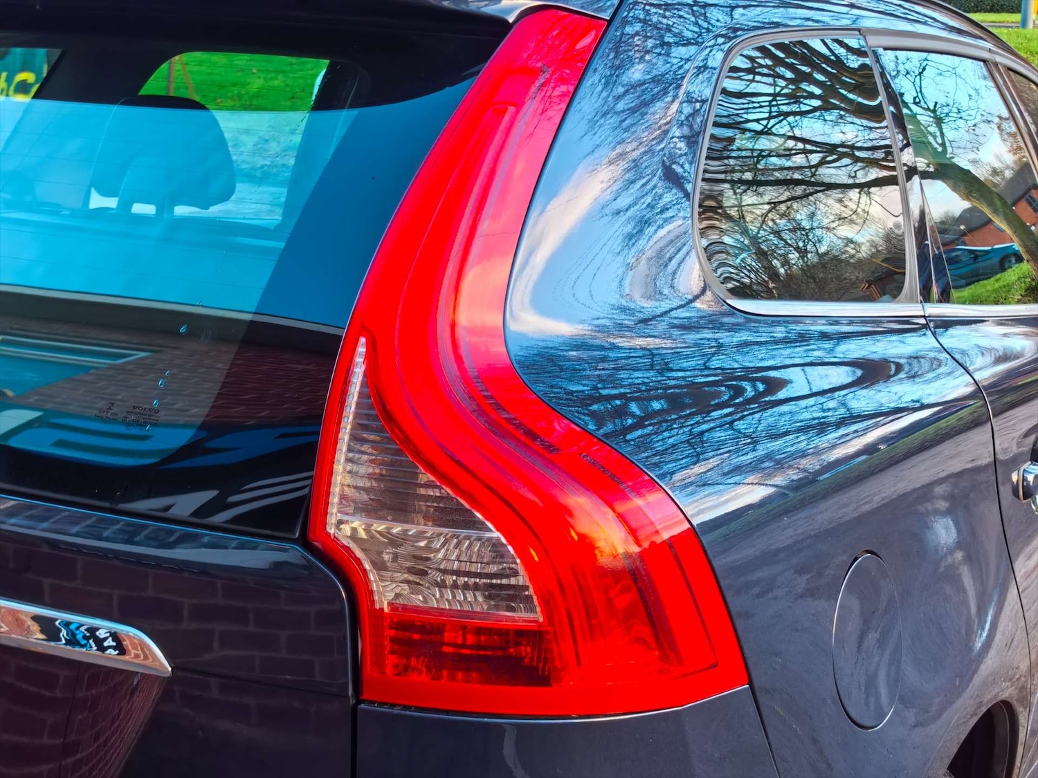 Used Volvo XC60 2015 for sale - 76855488: Photo 42