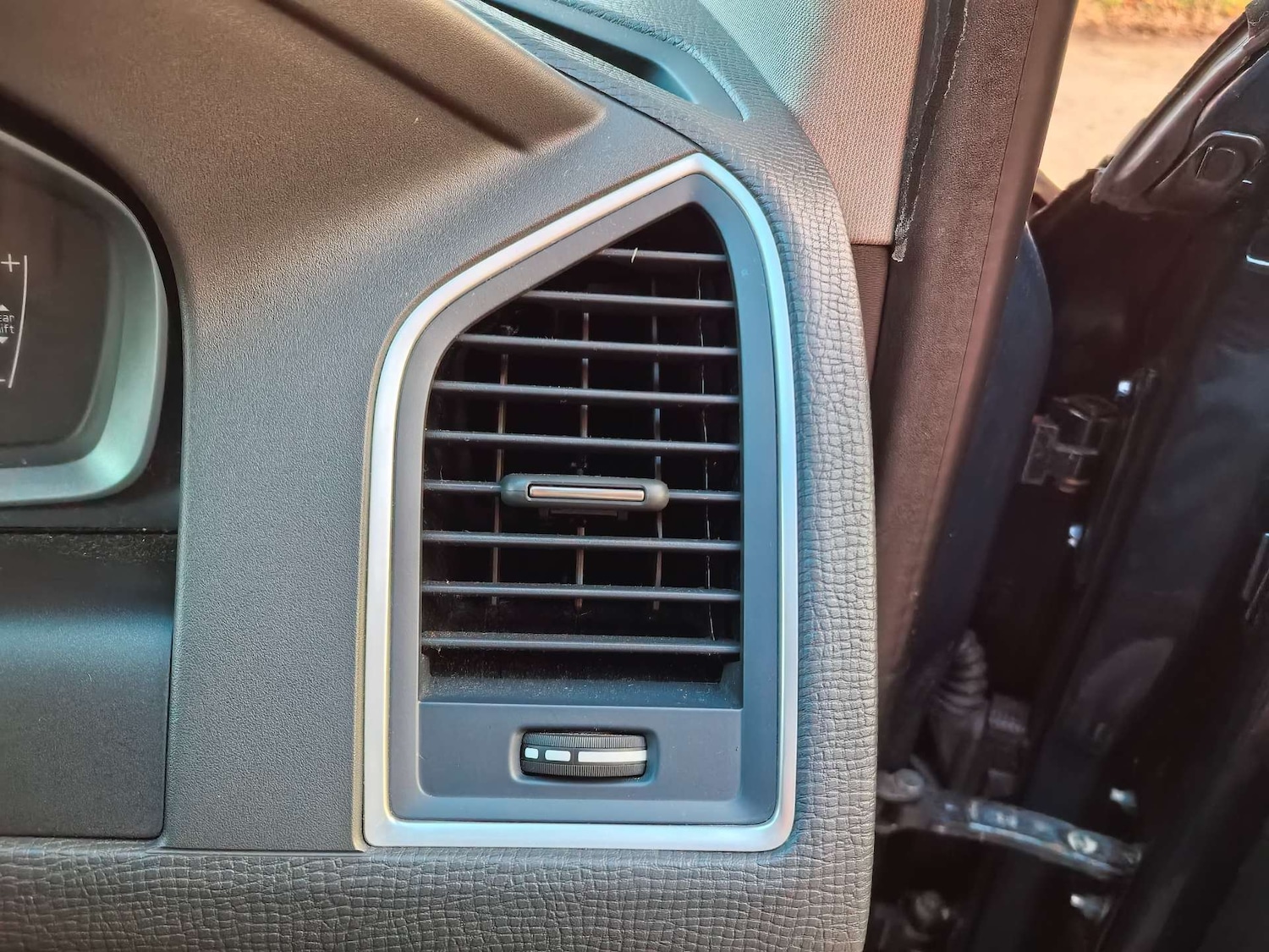 Used Volvo XC60 2015 for sale - 76855488: Photo 71