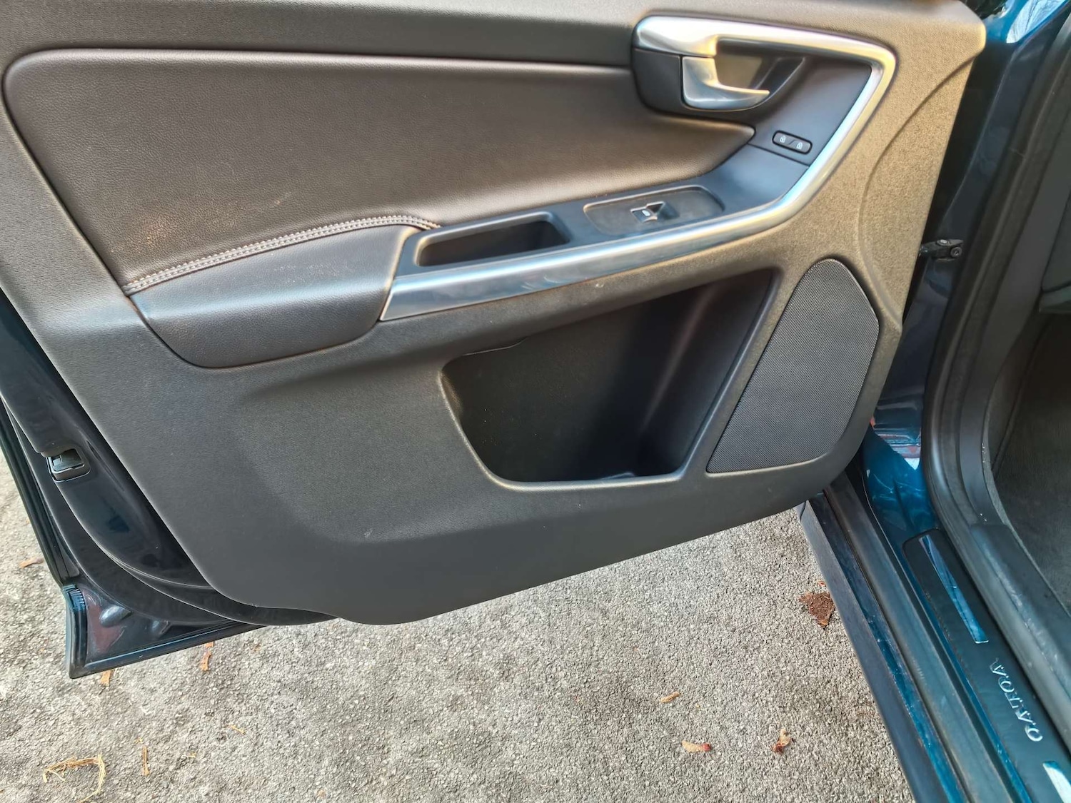 Used Volvo XC60 2015 for sale - 76855488: Photo 76