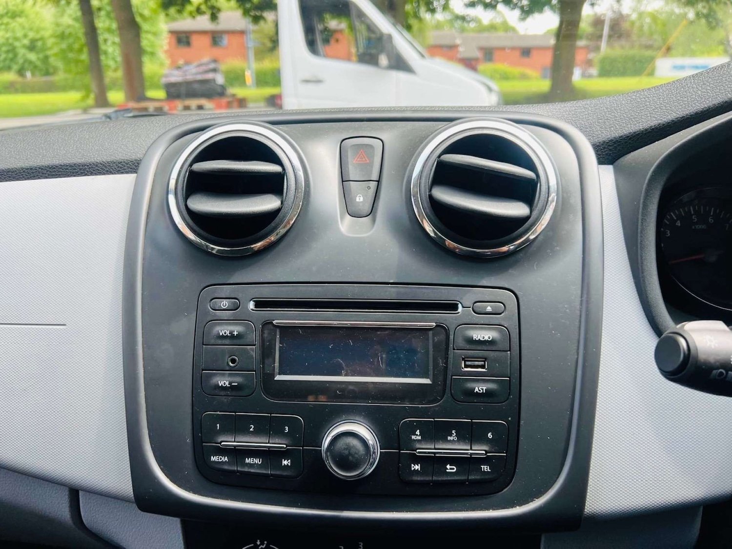 Used Dacia Sandero 2013 for sale - 76600667: Photo 12