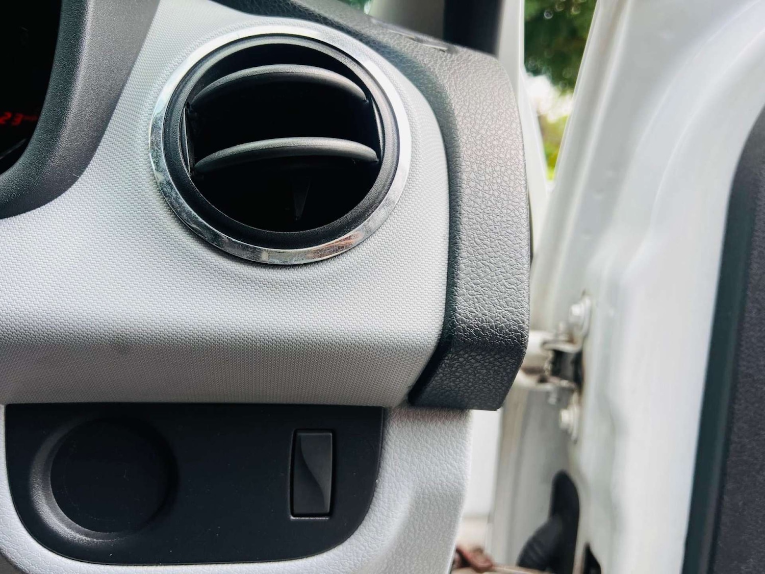 Used Dacia Sandero 2013 for sale - 76600667: Photo 43