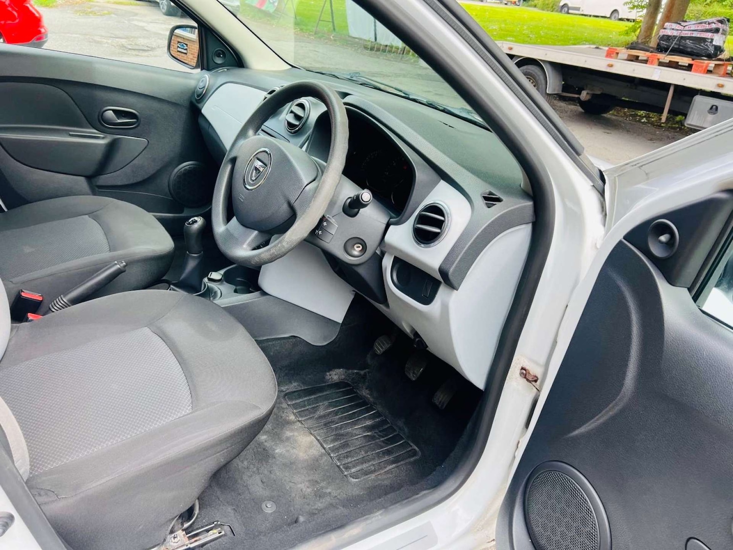 Used Dacia Sandero 2013 for sale - 76600667: Photo 9