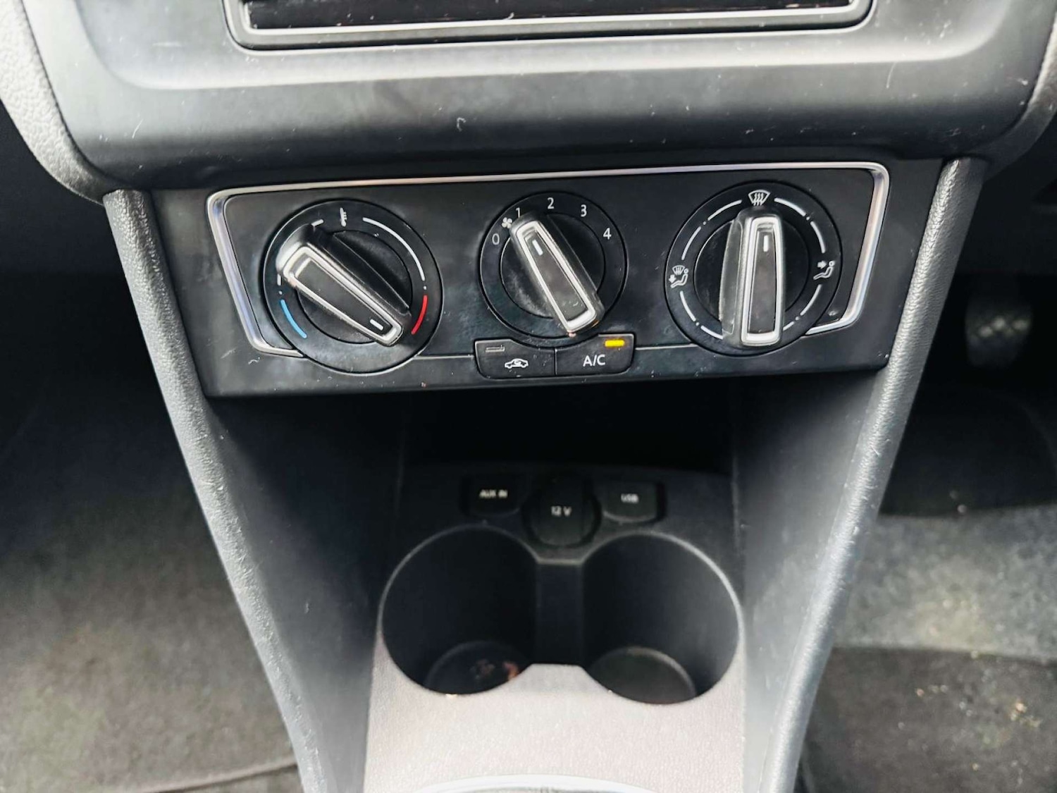 Used Volkswagen Polo 2015 for sale - 76601406: Photo 29