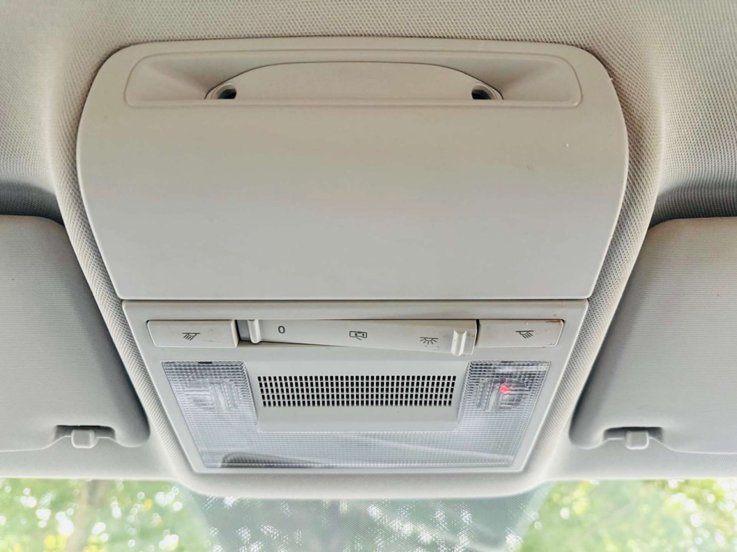 Used Volkswagen Polo 2015 for sale - 76601406: Photo 30