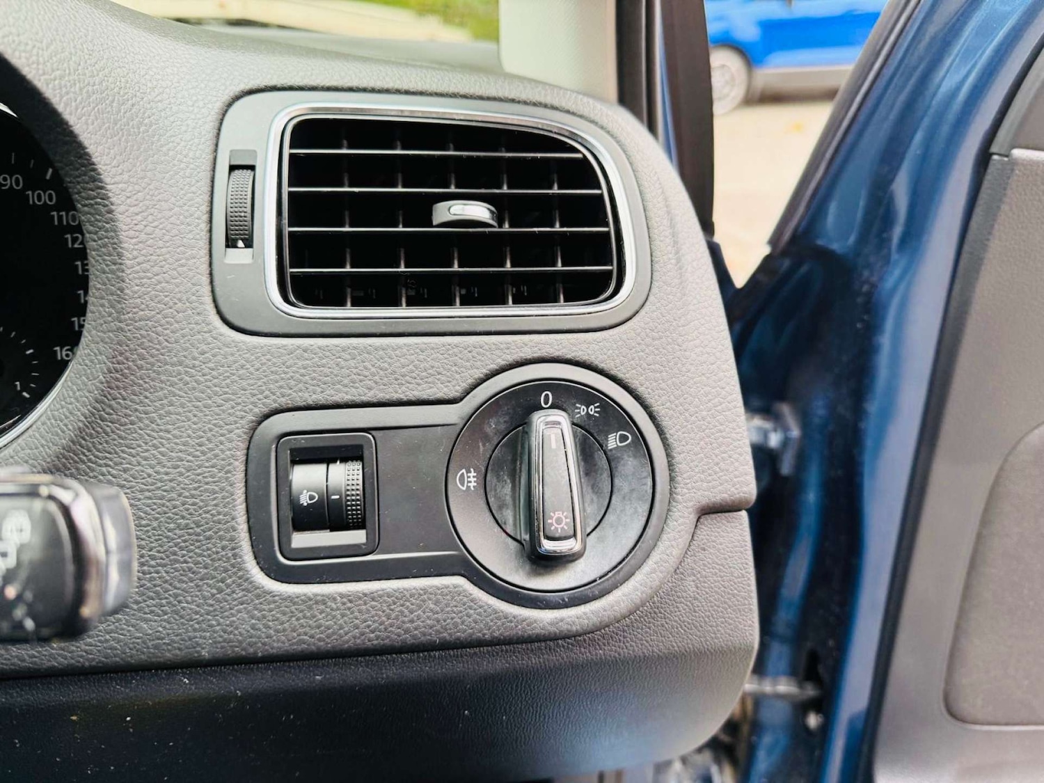 Used Volkswagen Polo 2015 for sale - 76601406: Photo 34