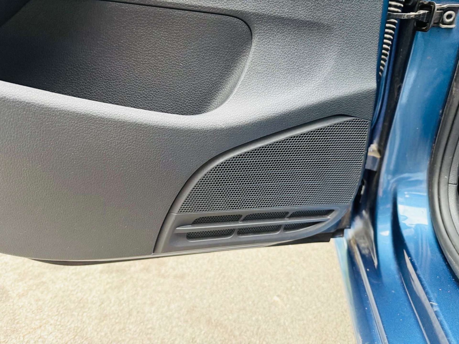 Used Volkswagen Polo 2015 for sale - 76601406: Photo 50