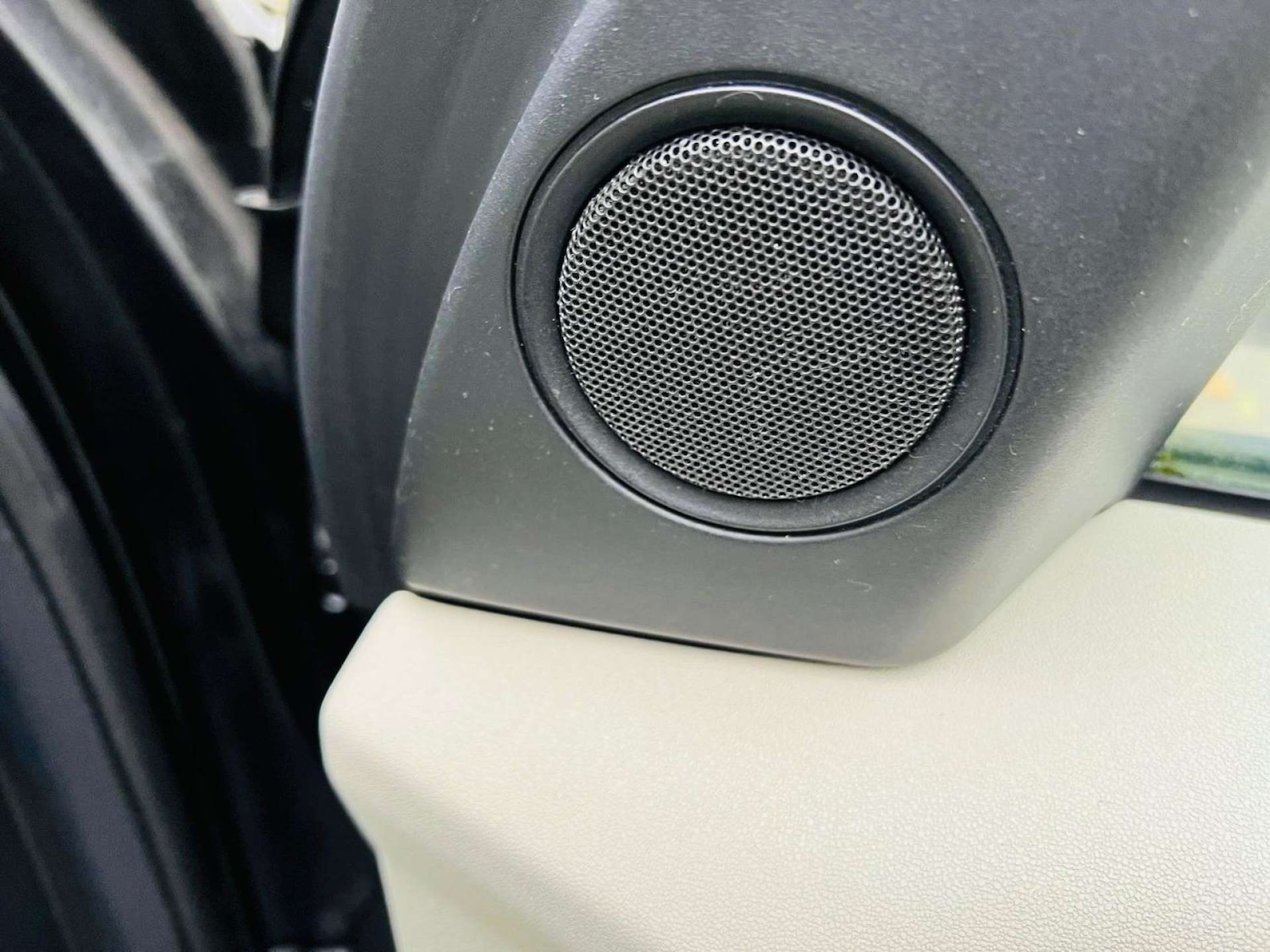 Used Land Rover Discovery Sport 2017 for sale - 76600640: Photo 34