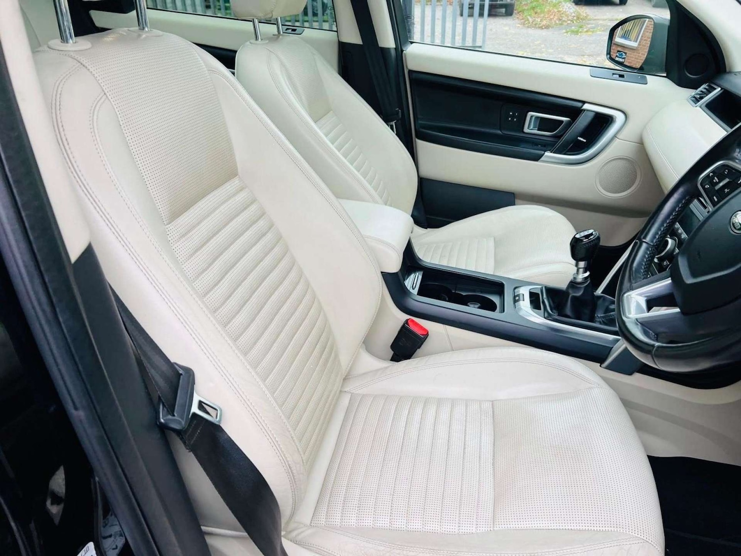 Used Land Rover Discovery Sport 2017 for sale - 76600640: Photo 38