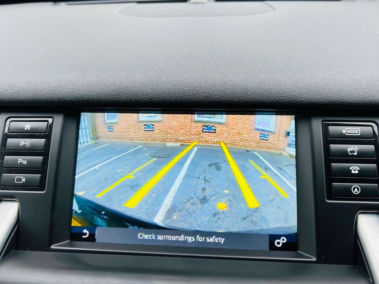 Used Land Rover Discovery Sport 2017 for sale - 76600640: Photo 42