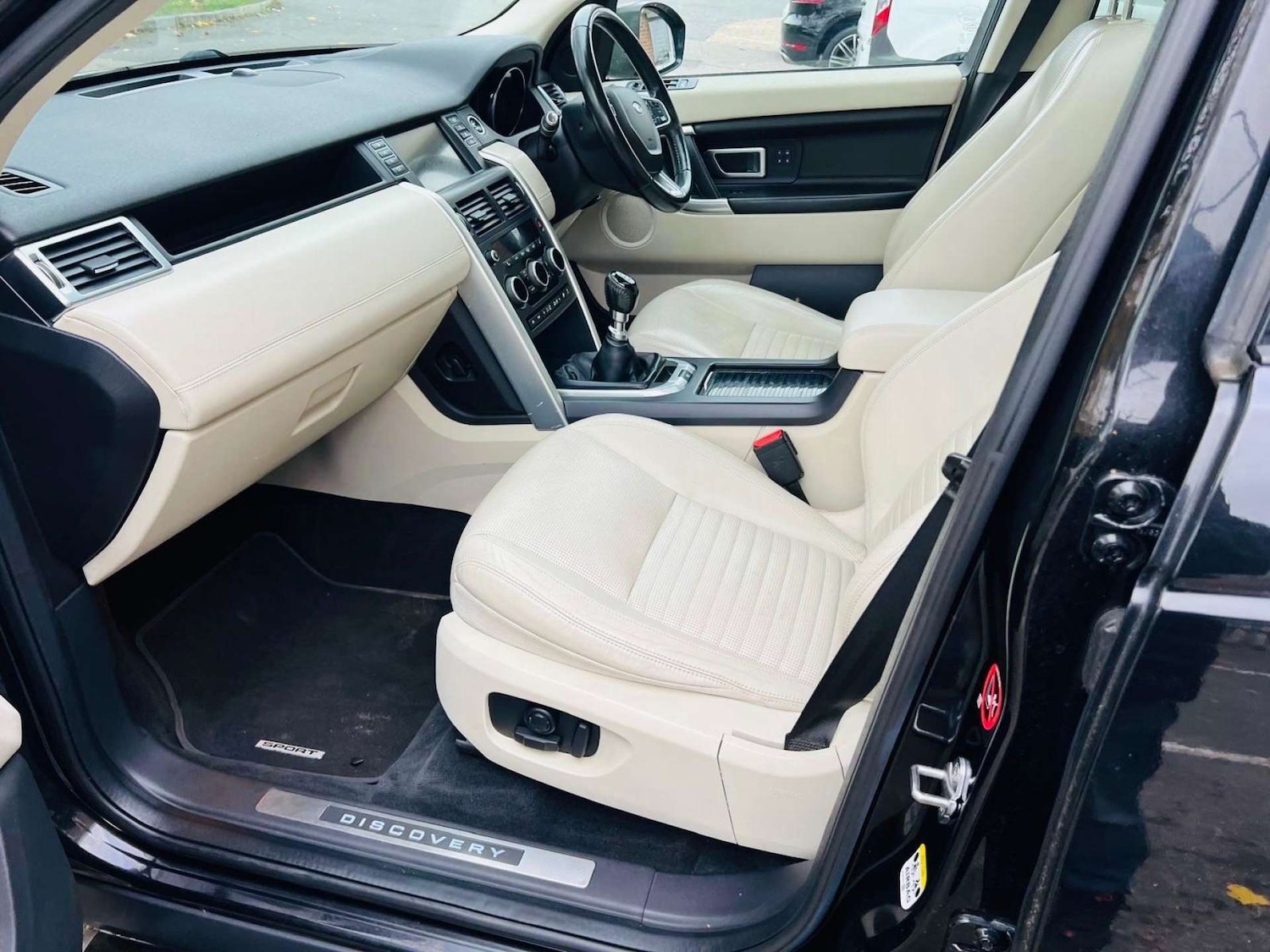 Used Land Rover Discovery Sport 2017 for sale - 76600640: Photo 52