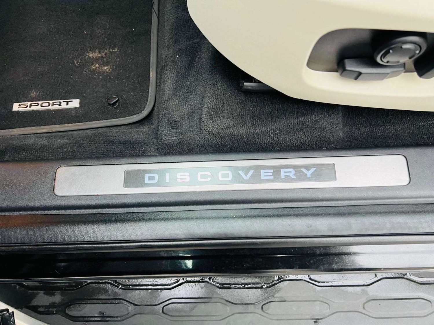 Used Land Rover Discovery Sport 2017 for sale - 76600640: Photo 56