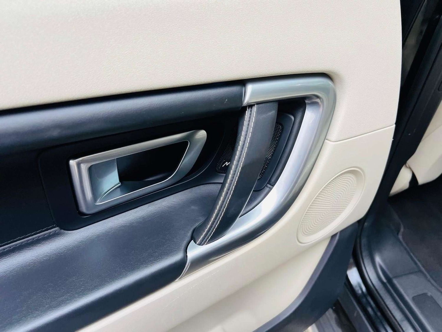 Used Land Rover Discovery Sport 2017 for sale - 76600640: Photo 59