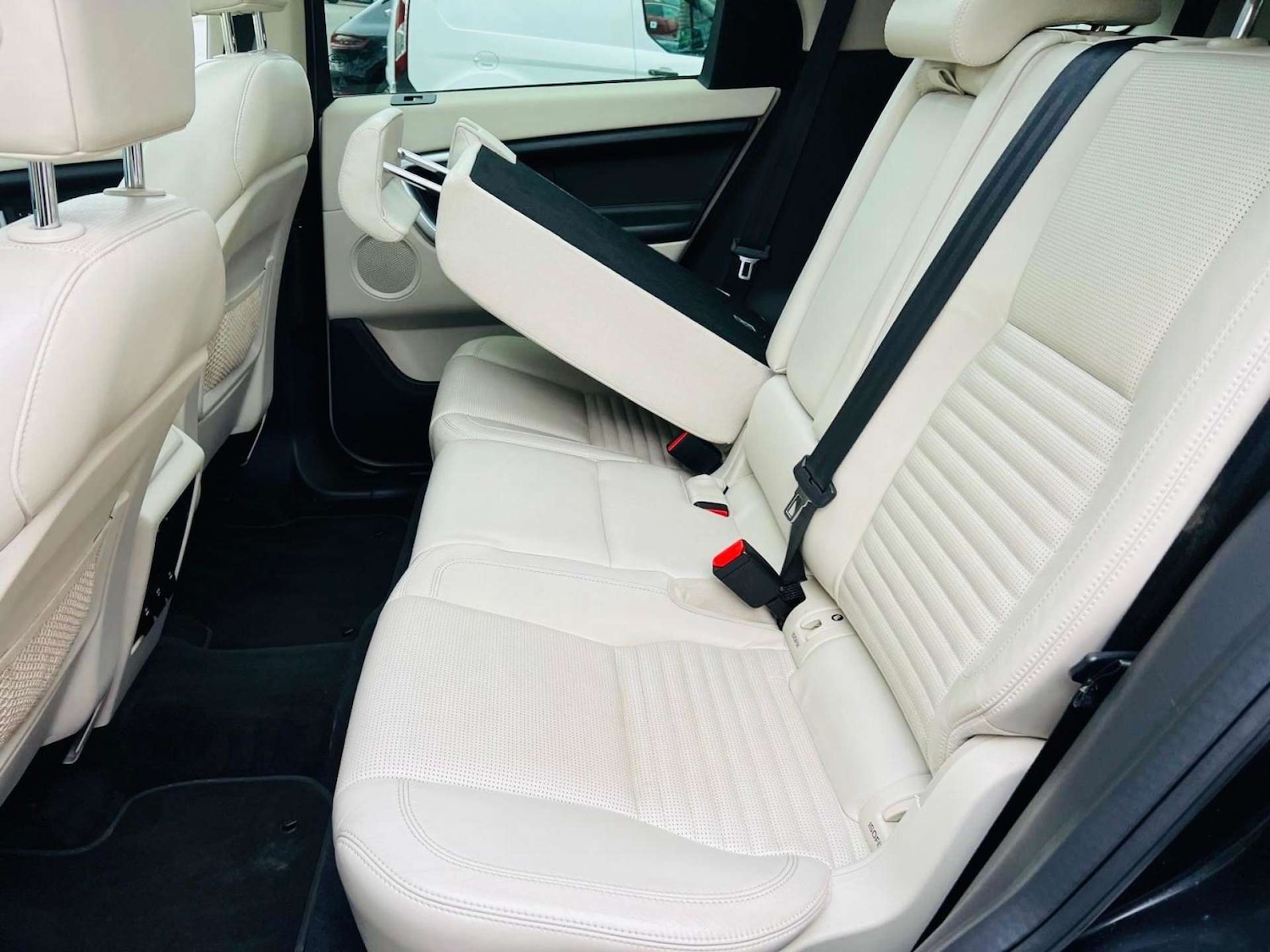 Used Land Rover Discovery Sport 2017 for sale - 76600640: Photo 61