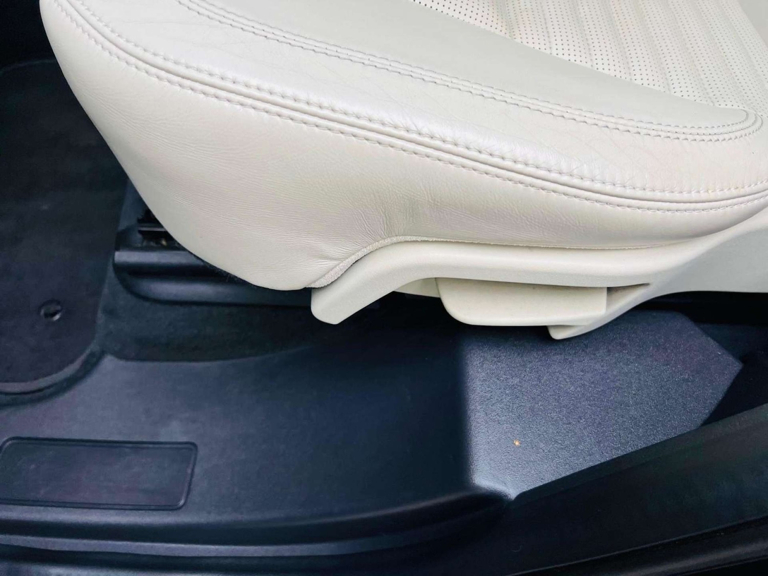 Used Land Rover Discovery Sport 2017 for sale - 76600640: Photo 62