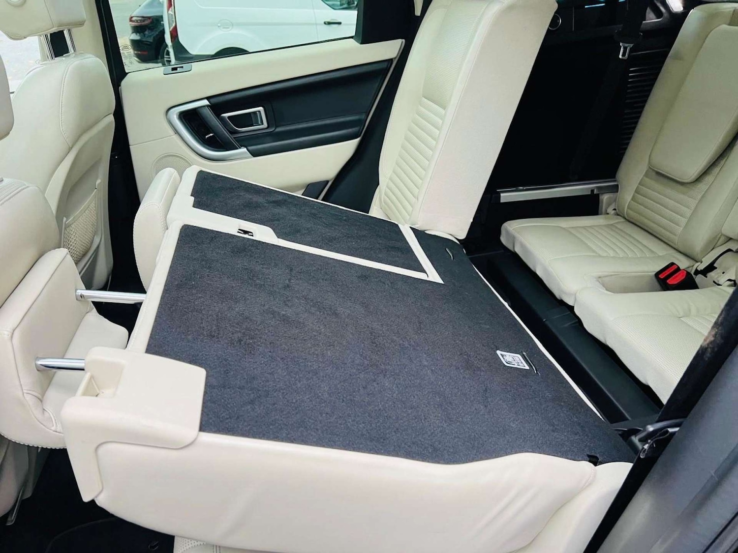 Used Land Rover Discovery Sport 2017 for sale - 76600640: Photo 67