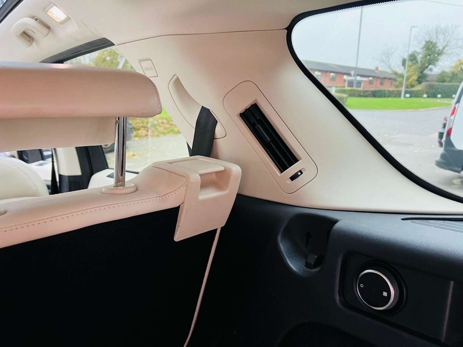 Used Land Rover Discovery Sport 2017 for sale - 76600640: Photo 77