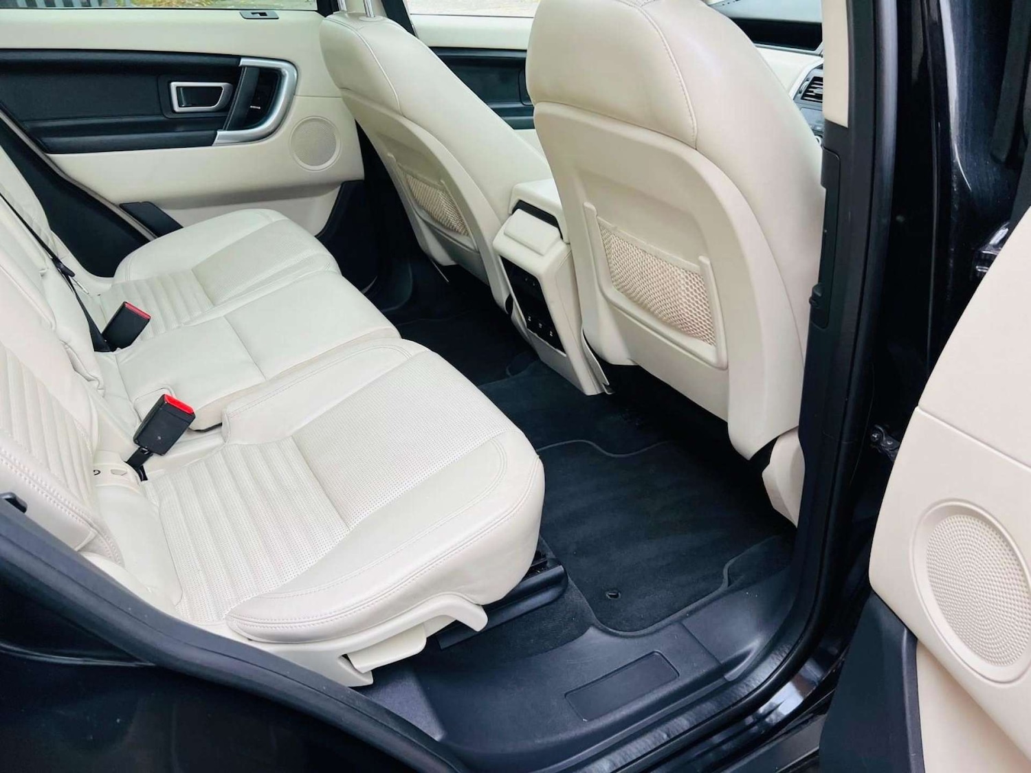 Used Land Rover Discovery Sport 2017 for sale - 76600640: Photo 79