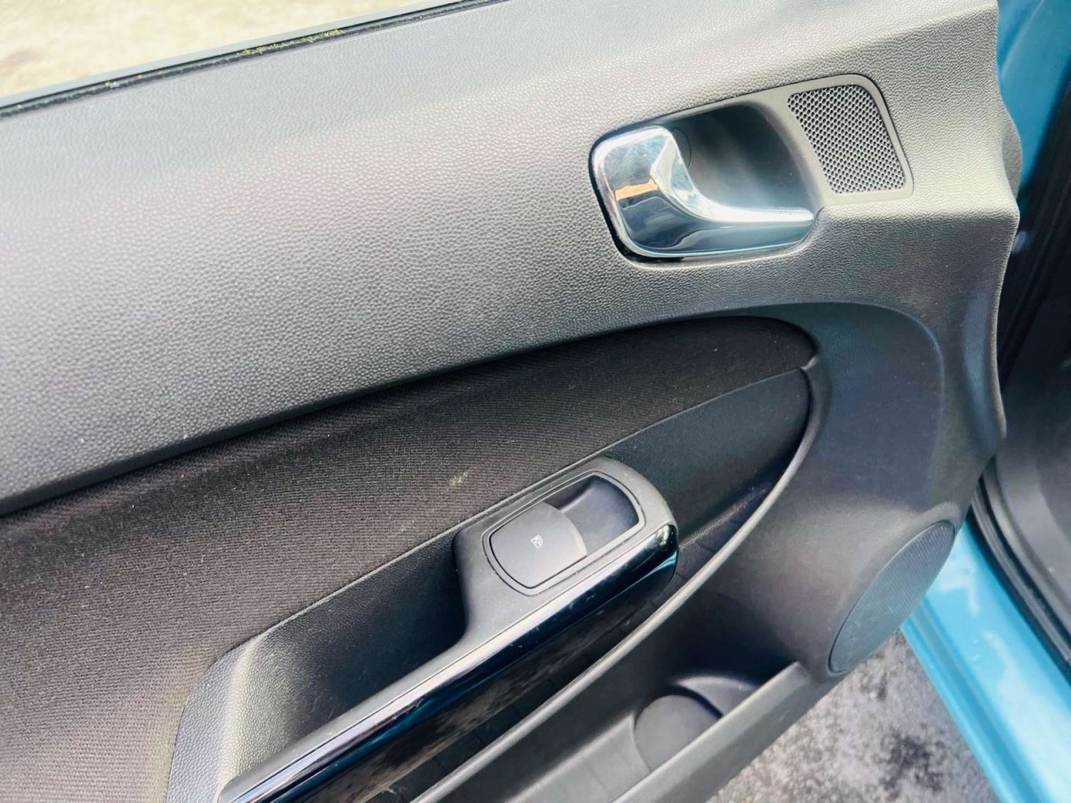 Used Vauxhall Corsa 2012 for sale - 76601007: Photo 29