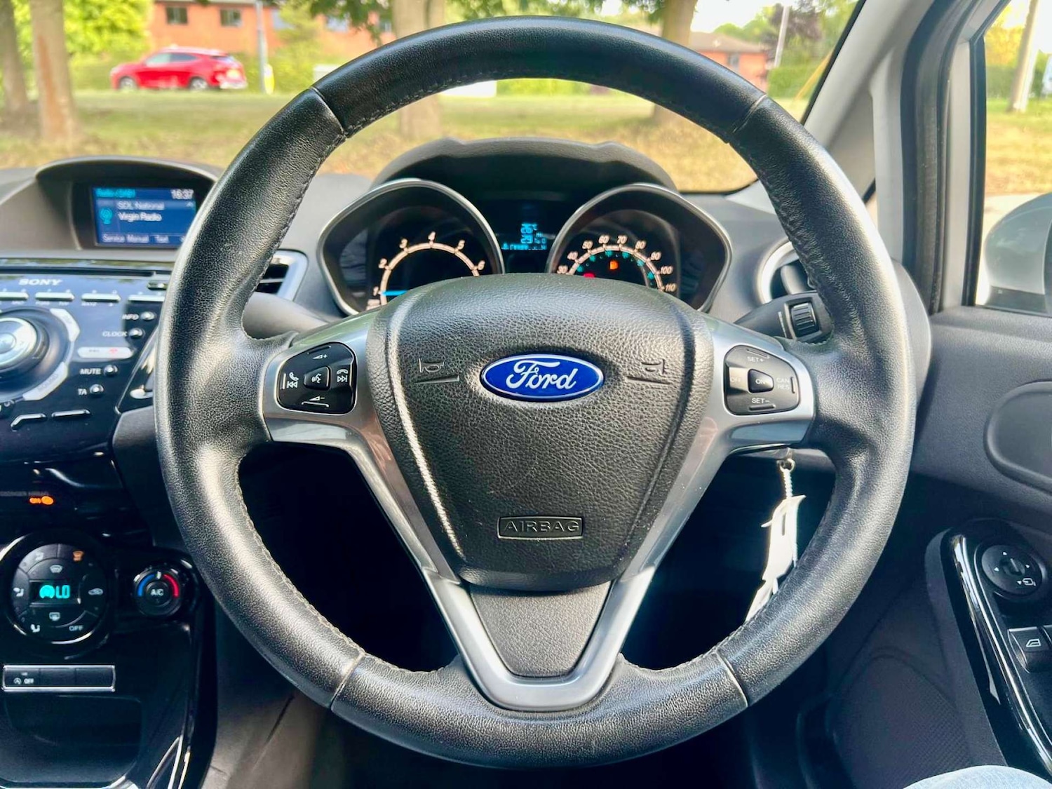 Used Ford Fiesta 2015 for sale - 76601147: Photo 10