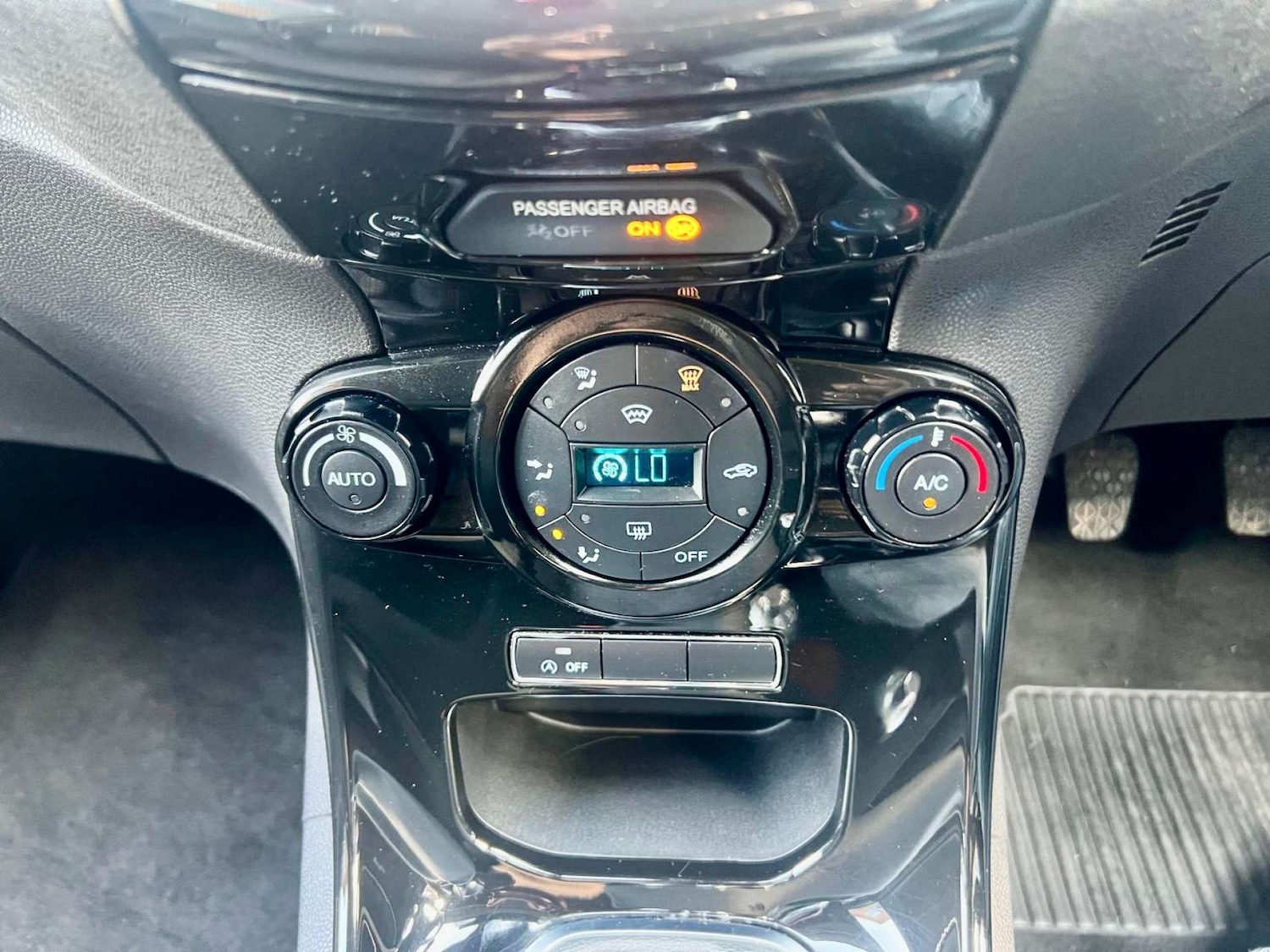 Used Ford Fiesta 2015 for sale - 76601147: Photo 11